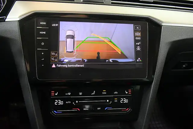 Volkswagen Passat view 6