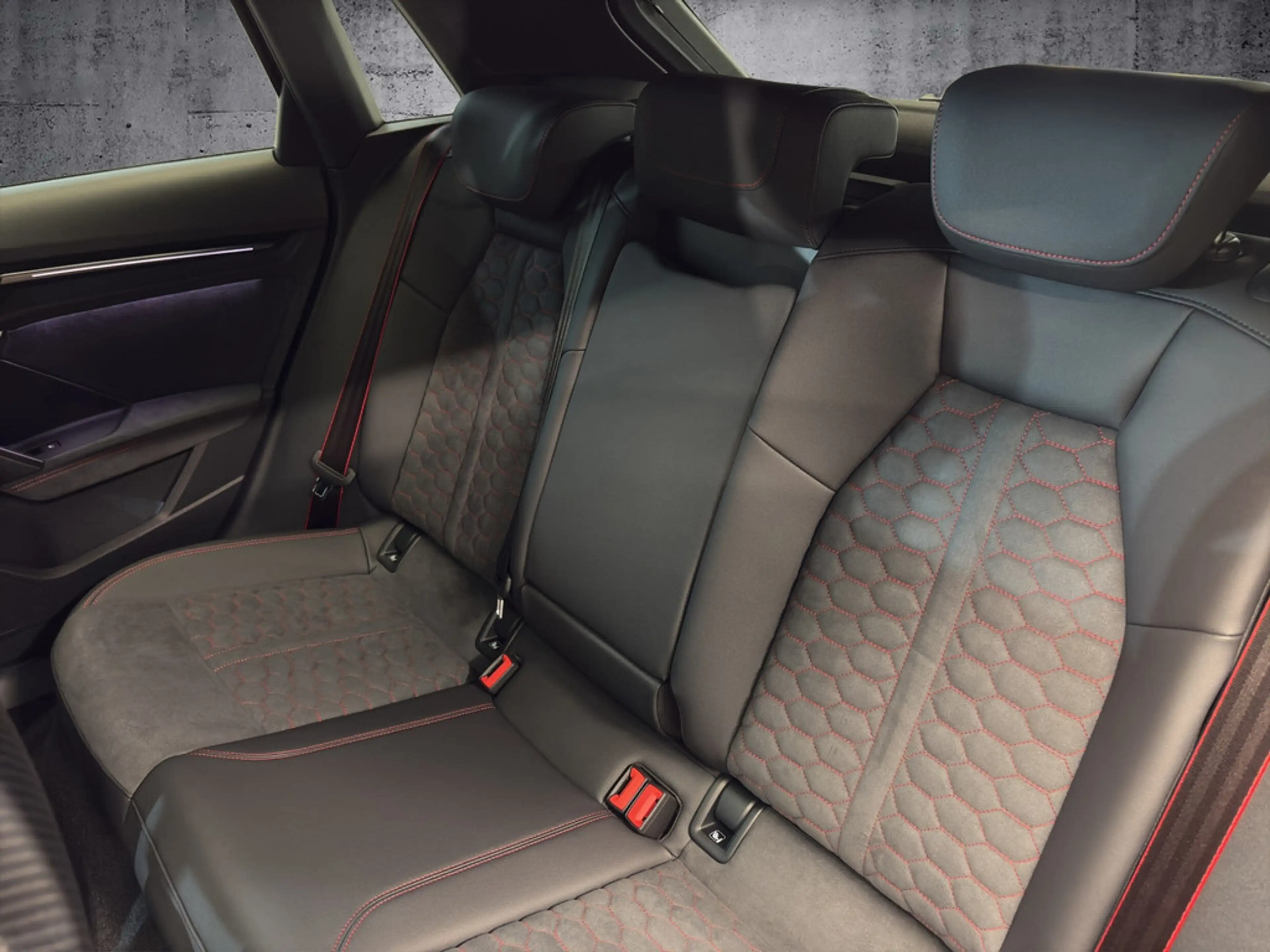 Audi RS3 Sportback S tronic — photo 12