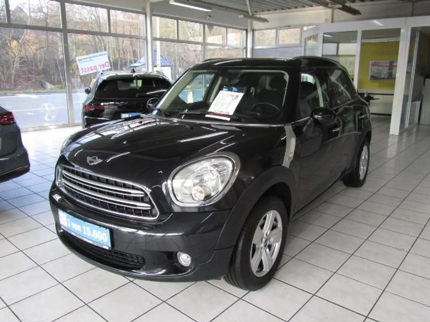MINI Cooper Countryman (Euro 6) Schwarz - 1