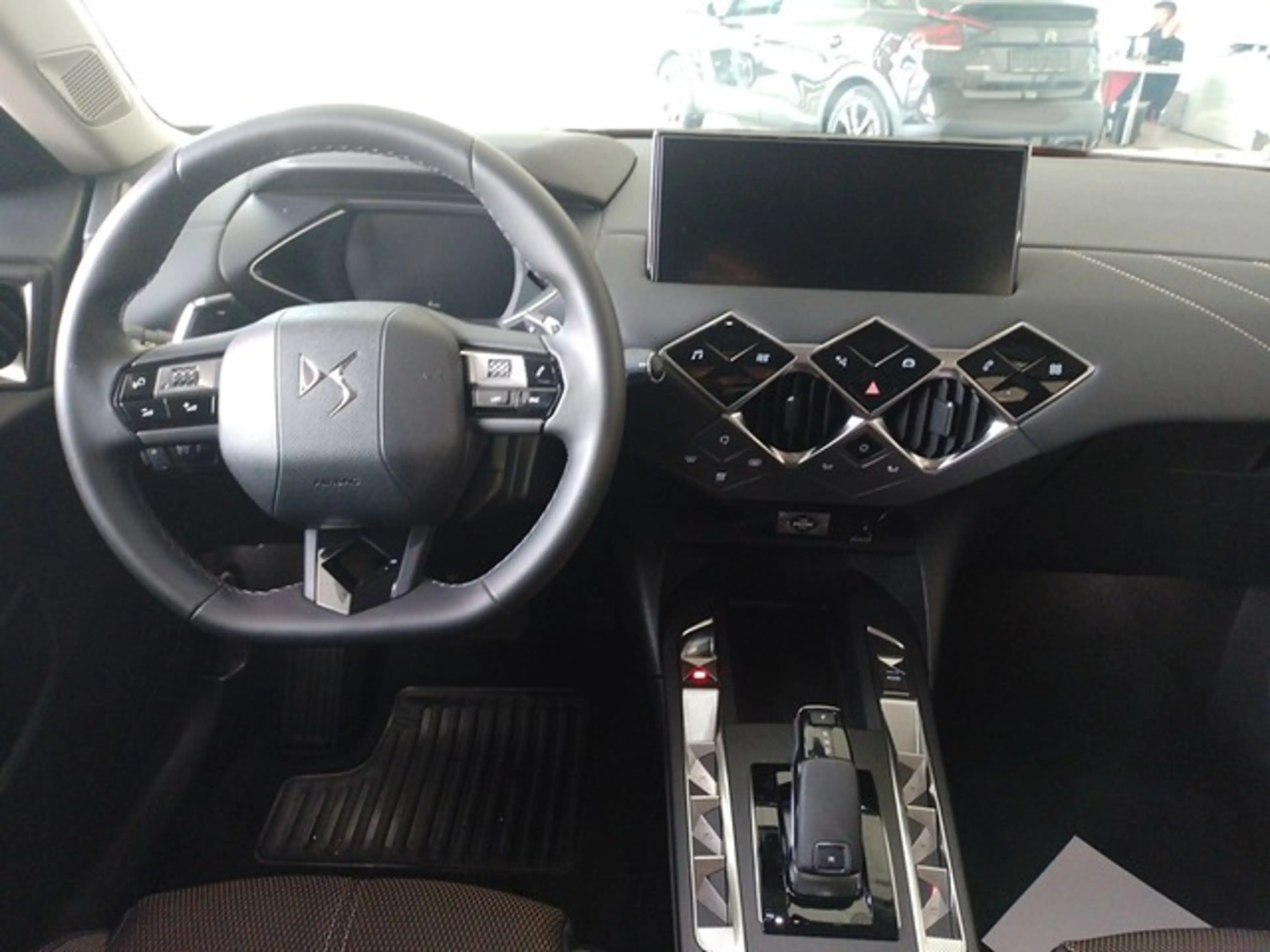DS Automobiles DS 3 Crossback DS3 Crossback Bastille 130 EAT8 Navi Kamera PDC — photo 9