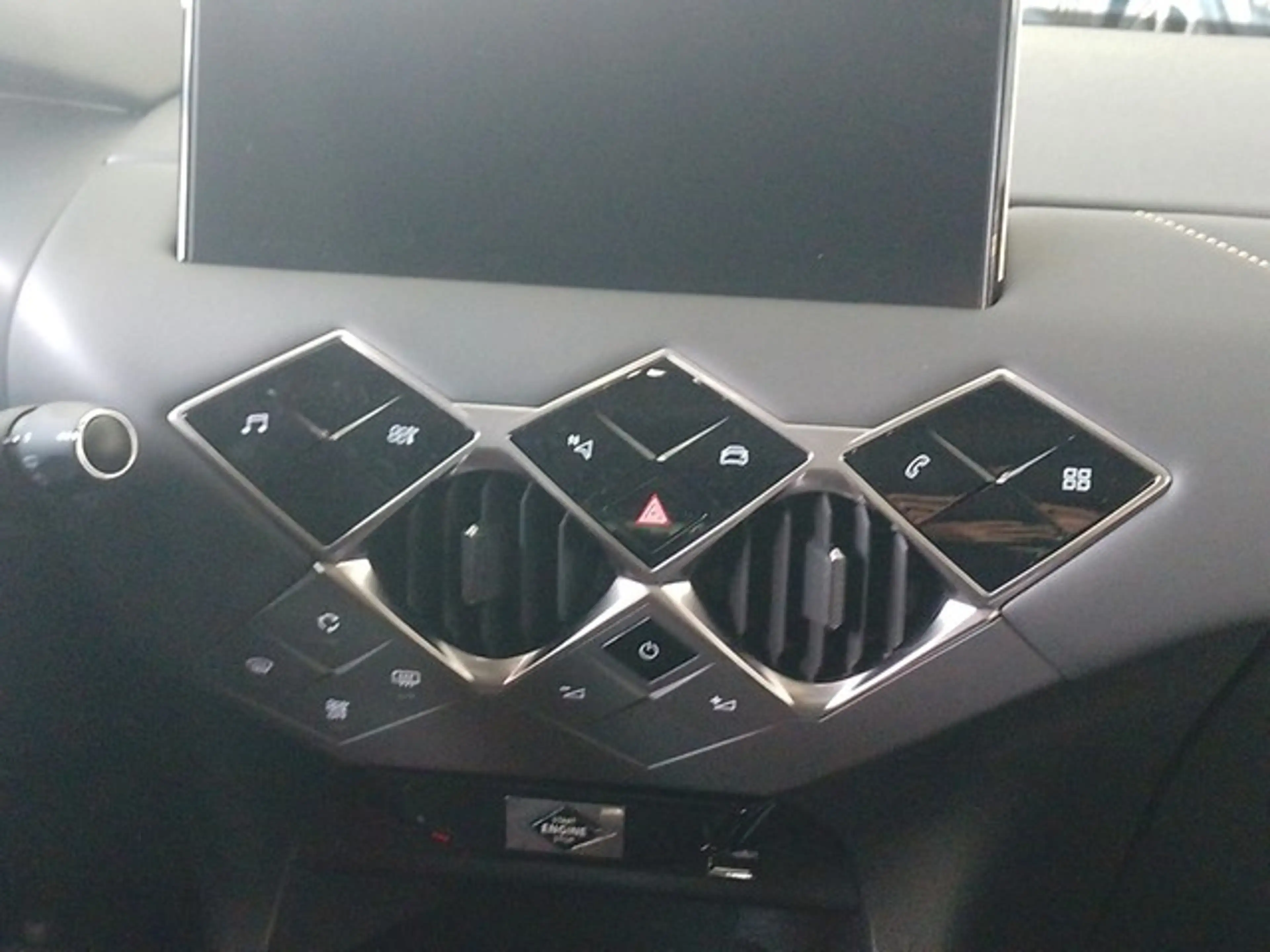 DS Automobiles DS 3 Crossback DS3 Crossback Bastille 130 EAT8 Navi Kamera PDC — photo 11