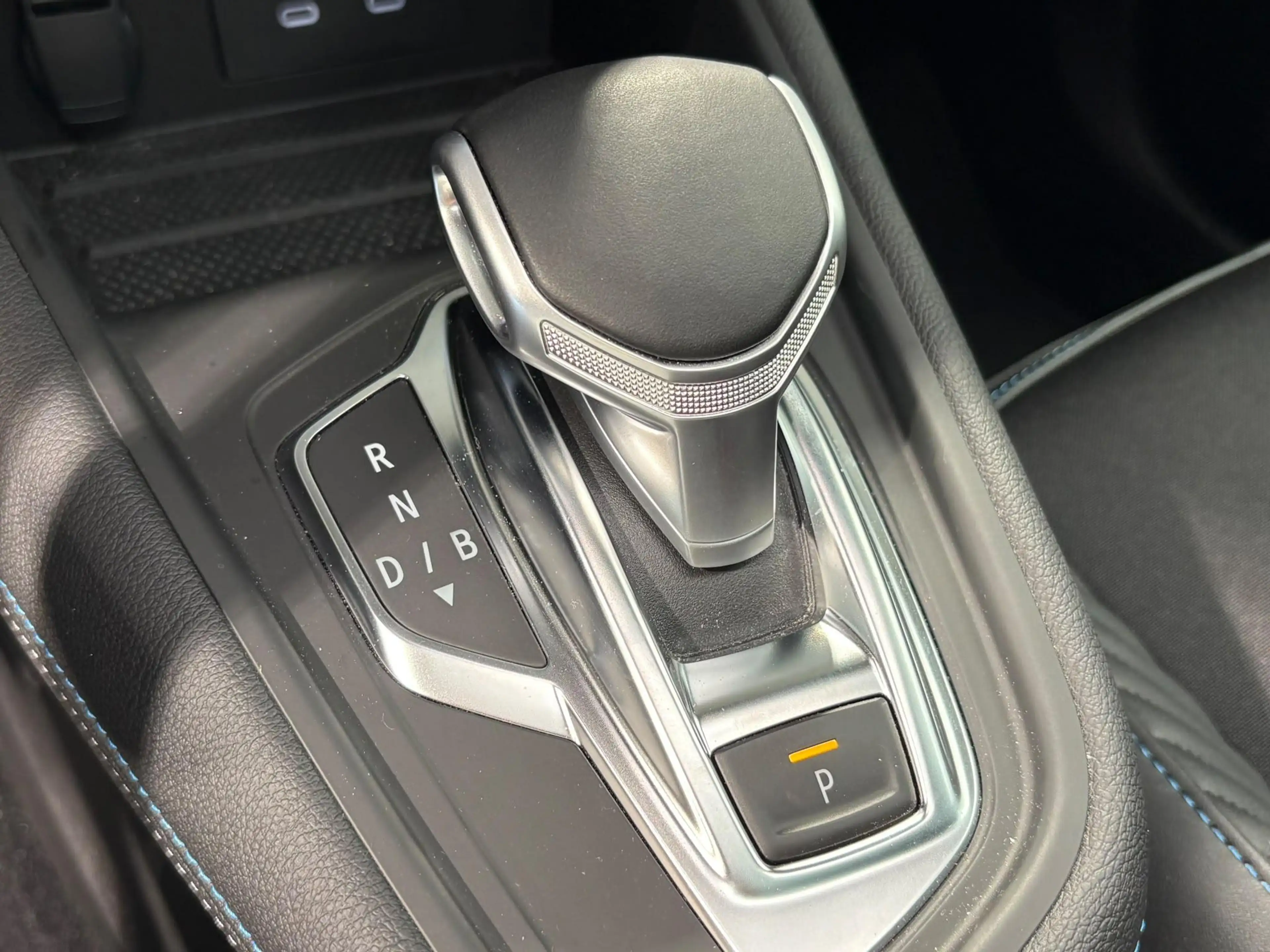 Renault Captur 1.6 E-Tech full hybrid 145 esprit Alpine | Panoram — photo 22