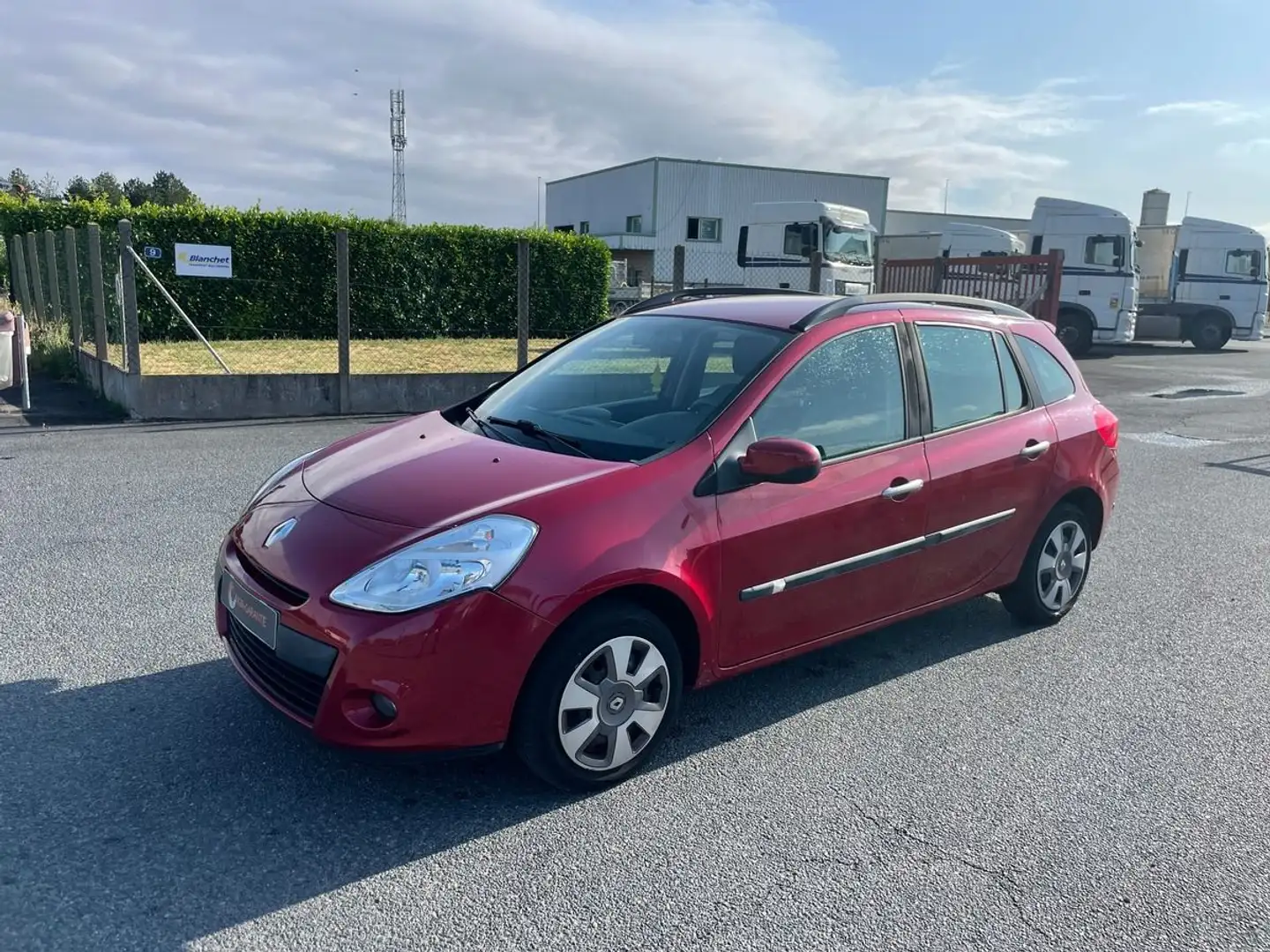 Renault Clio iii 75 cv expression garantie 24 mois Rouge - 1