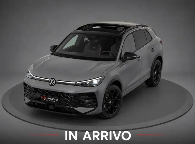 Volkswagen T-Roc view 2