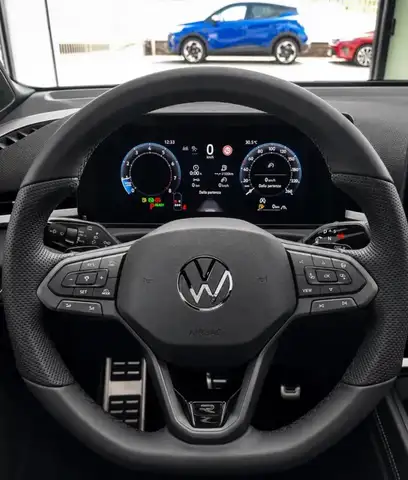 Volkswagen T-Roc view 6