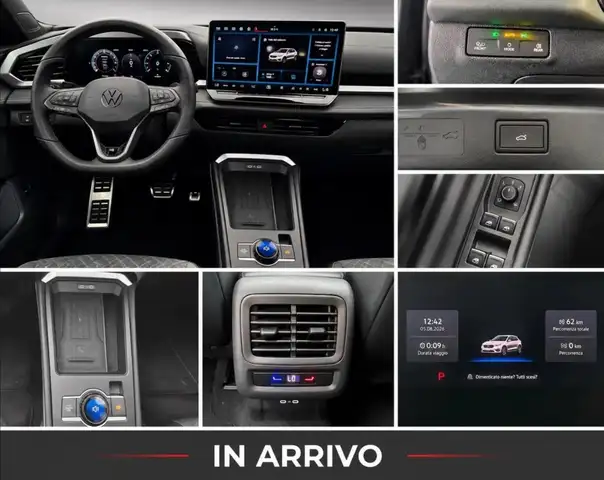 Volkswagen T-Roc view 9