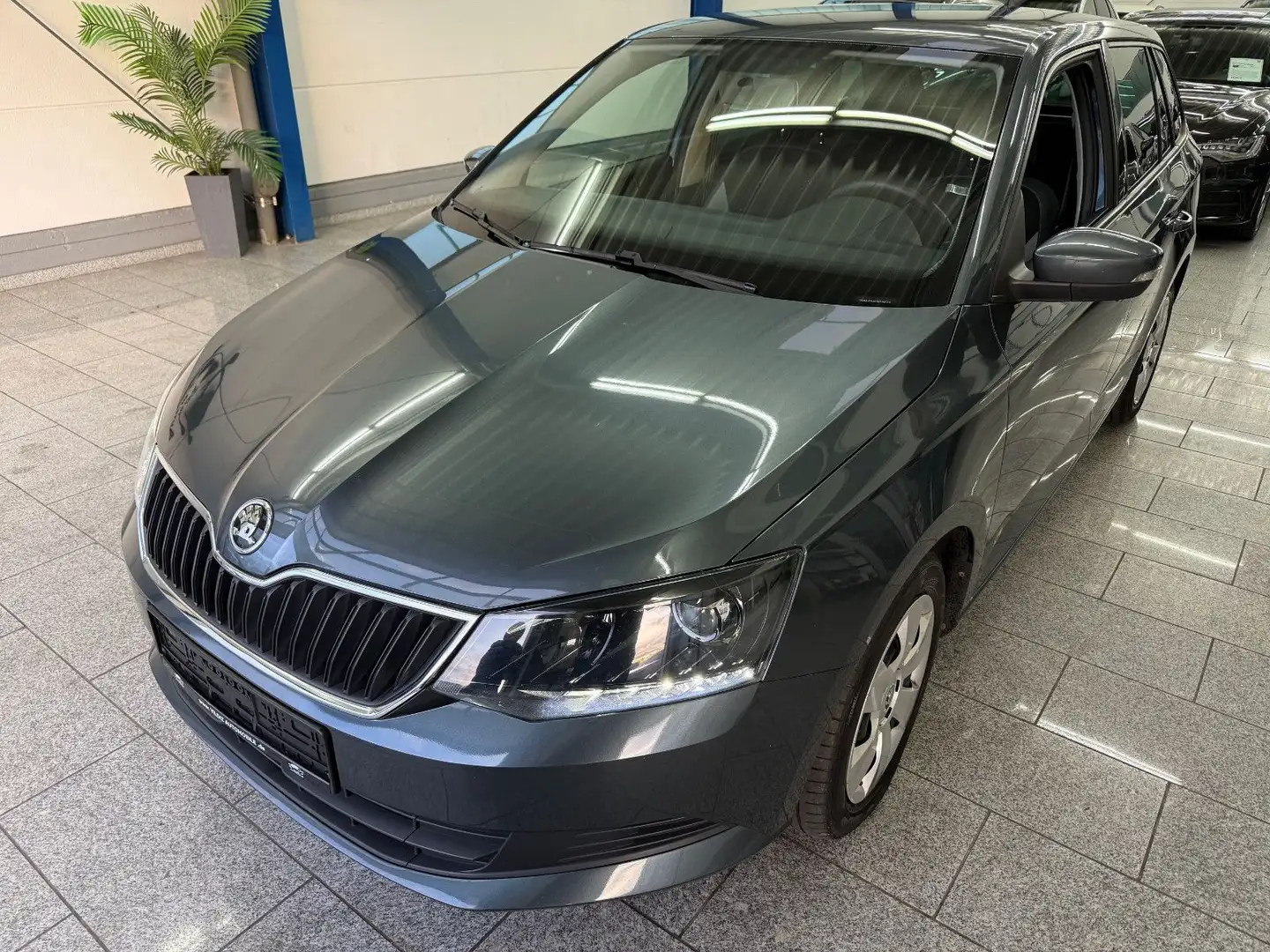 Skoda Fabia 1.4 TDI*AUTOMATIK*NAVI*TEMP*PDC*BLUE*AHK - 2