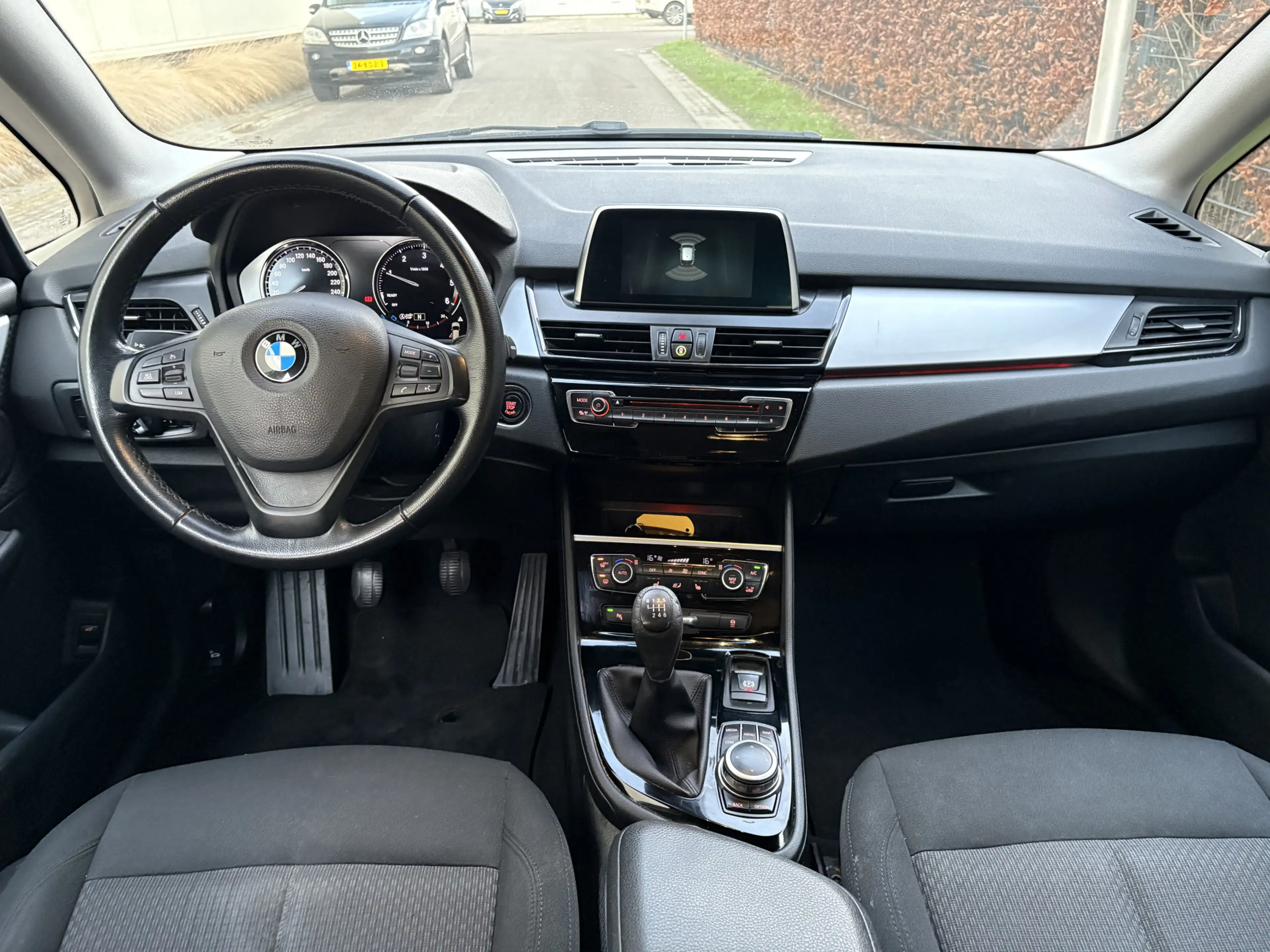 BMW 216 2-serie Active Tourer 216d Executive / NAVI / AIRC — photo 3