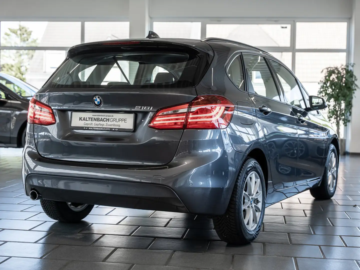 BMW 218 i Active Tourer Adv LED SHZ NAVI PDC LED Grigio - 2