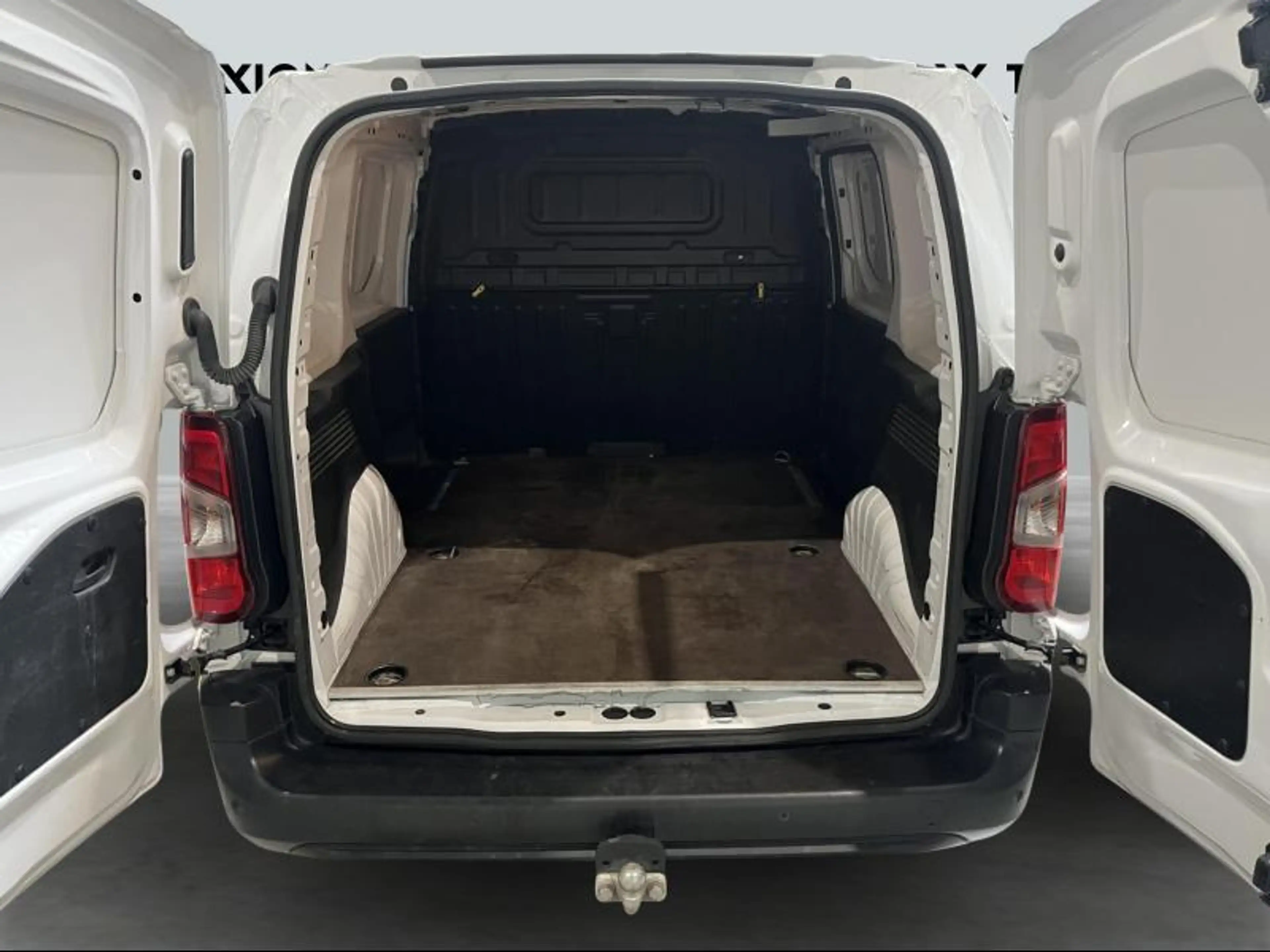 Peugeot Partner Premium — photo 10