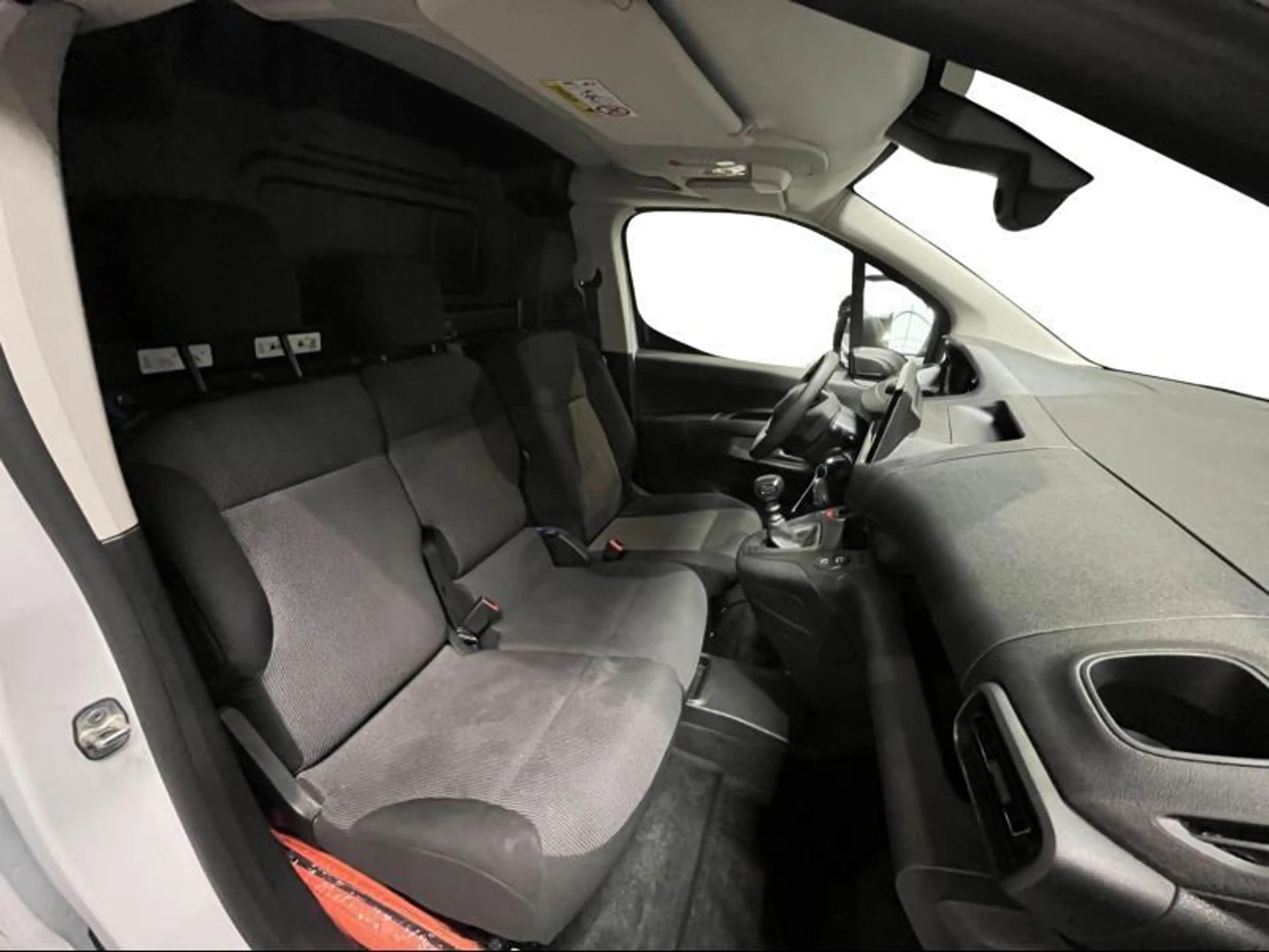 Peugeot Partner Premium — photo 12