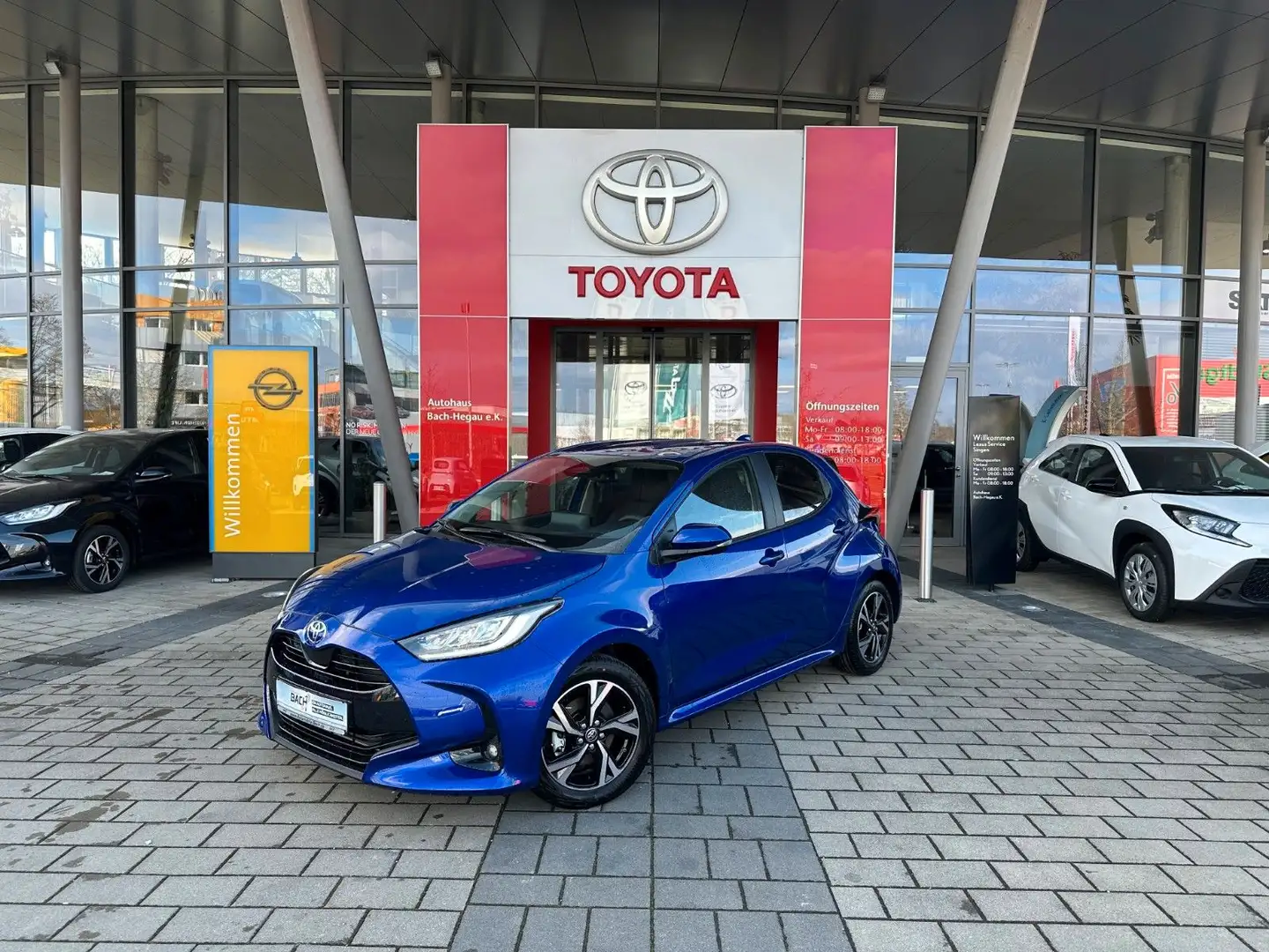 Toyota Yaris 1.5 Hybrid Teamplayer, KAMERA,LED,SITZ-HZG Blau - 1