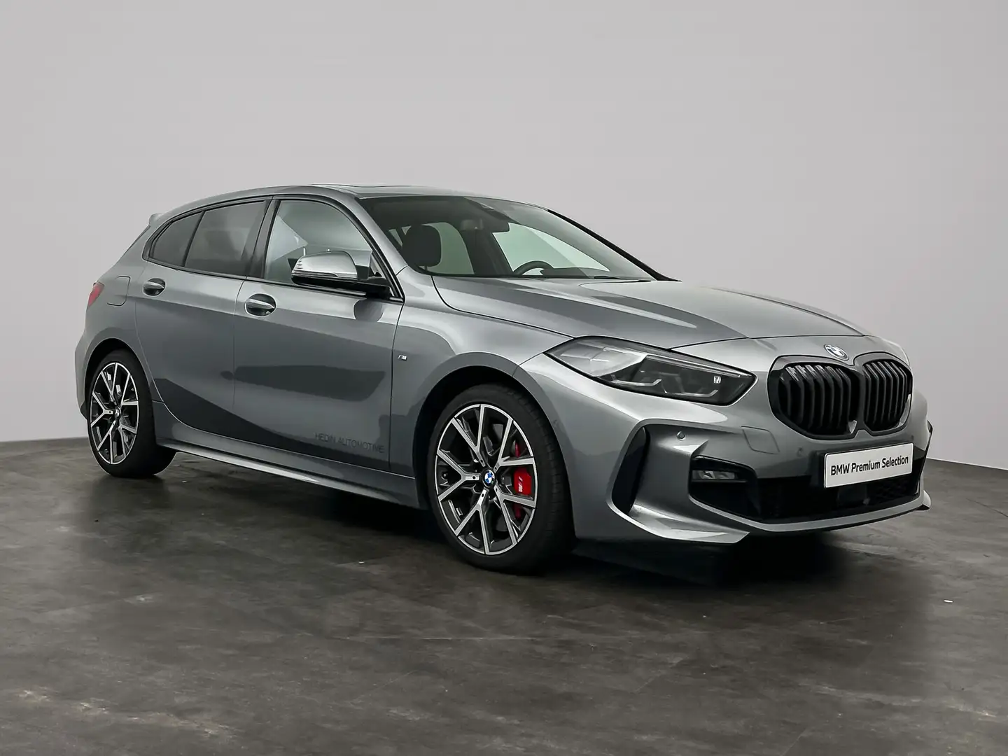 BMW 118 1-serie 118i M-Sport | Panoramadak | Comfort Acces Grijs - 2