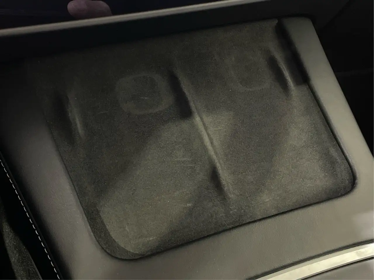 Tesla Model Y снимка Tesla Model Y