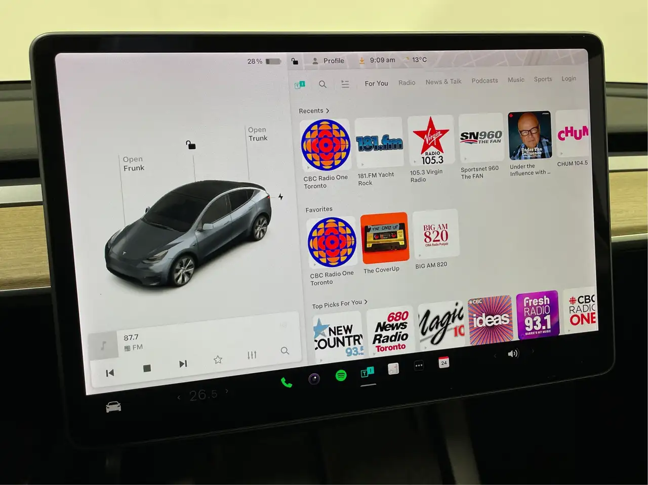 Tesla Model Y снимка Tesla Model Y