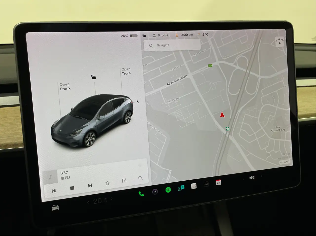 Tesla Model Y снимка Tesla Model Y