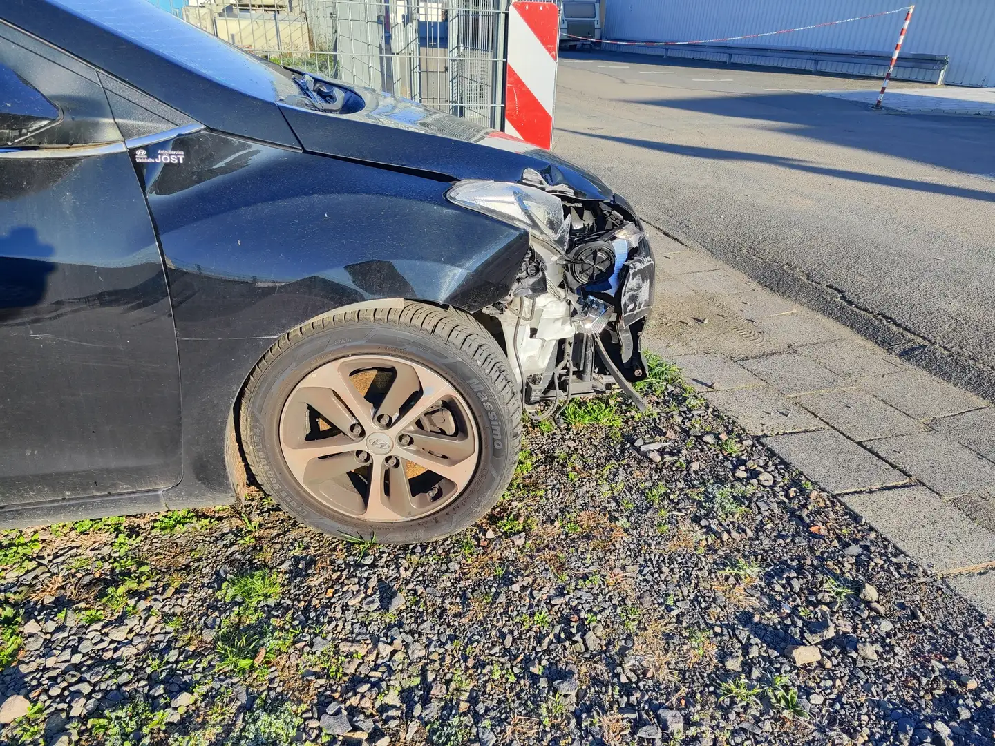 Hyundai i30 blue Trend 1.6 Diesel EURO6 Zwart - 2