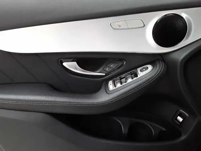 Mercedes-Benz GLC view 16