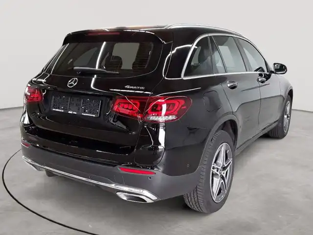 Mercedes-Benz GLC view 4