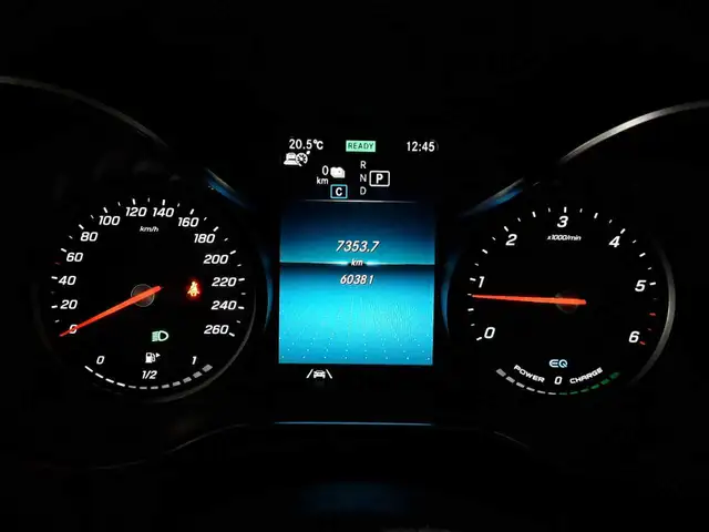 Mercedes-Benz GLC view 11