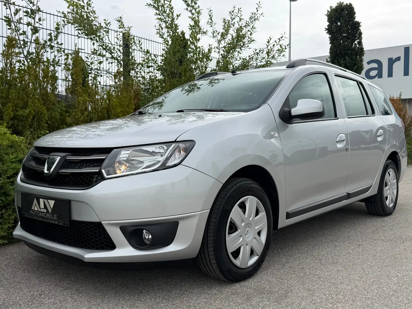 Dacia Logan MCV Essentiel DCI 2.Besitz Silber - 1