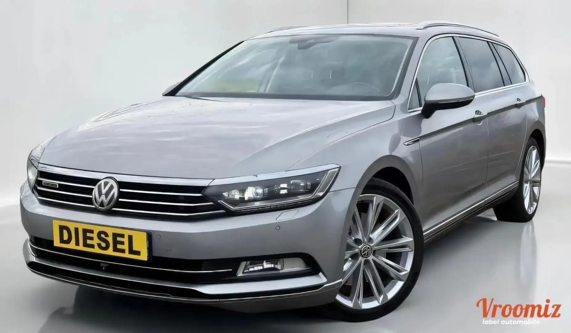 Volkswagen Passat SW 2.0 TDI 240 BiTurbo BlueMotion 4Motion Carat DSG7 Caméra 360 (14cv) 2015 Gris - 1
