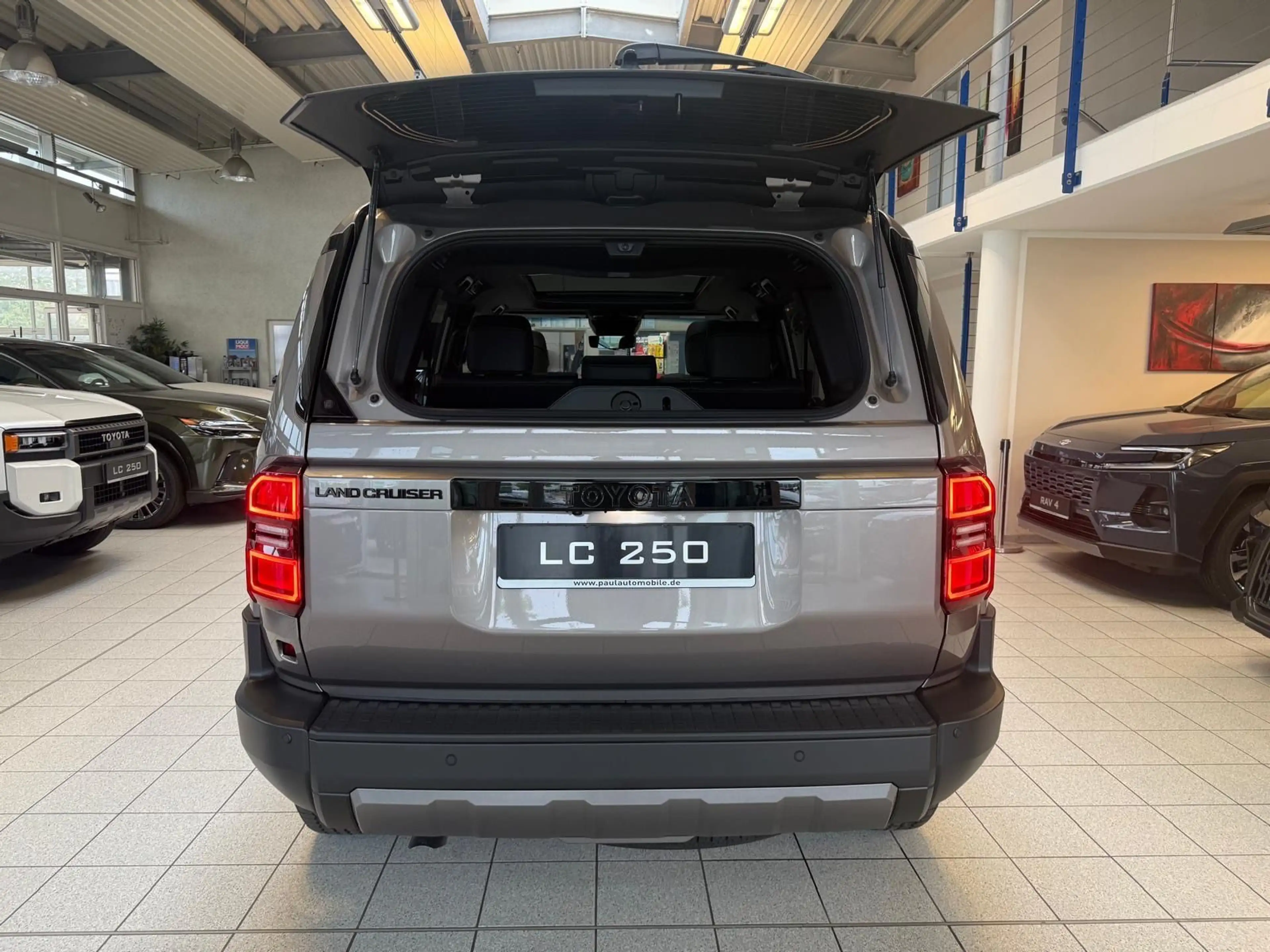 Toyota Land Cruiser 250 - LOUNGE-MILD HYBRID-PANORAMA-HEAD UP — photo 10