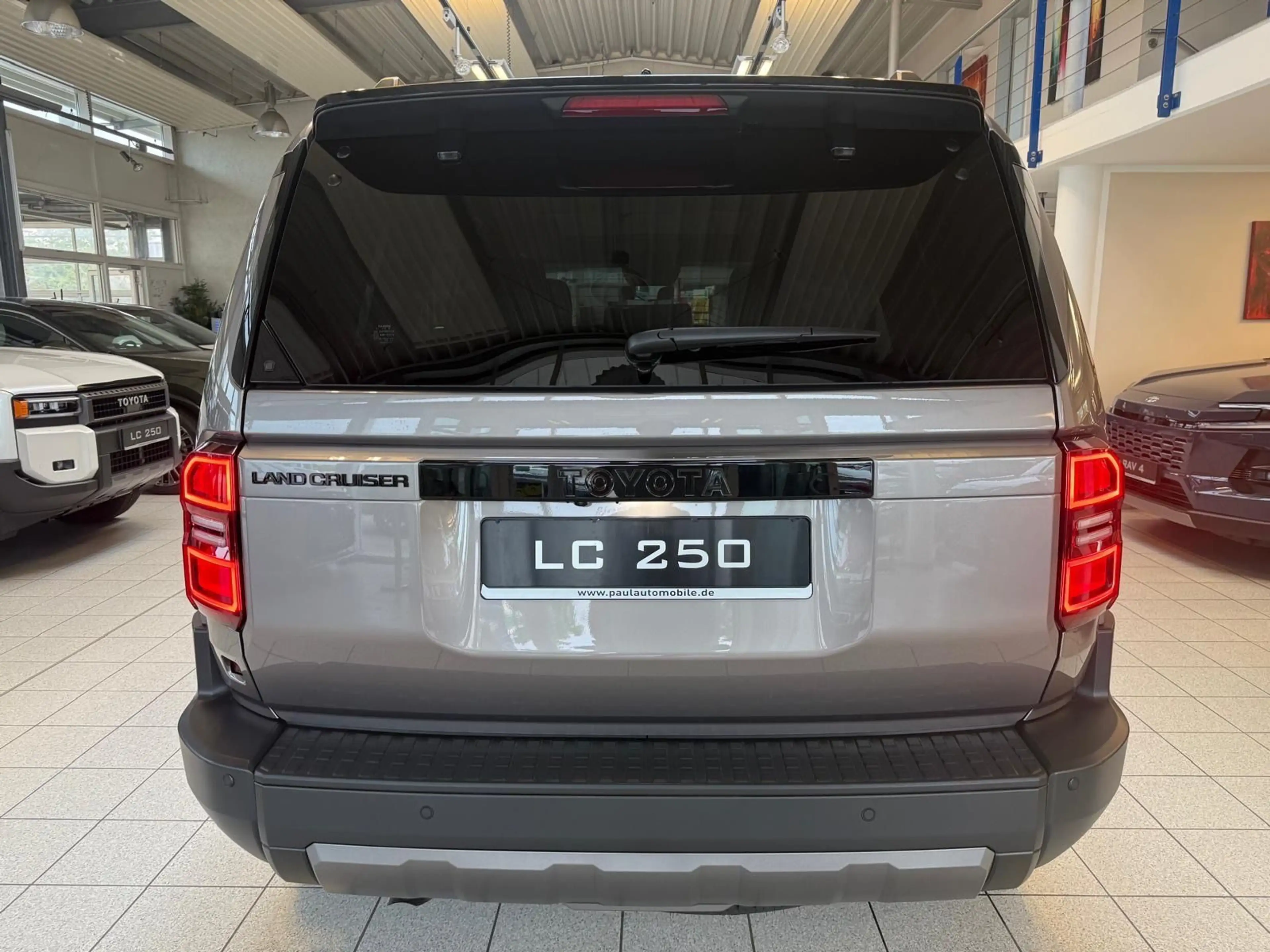 Toyota Land Cruiser 250 - LOUNGE-MILD HYBRID-PANORAMA-HEAD UP — photo 8