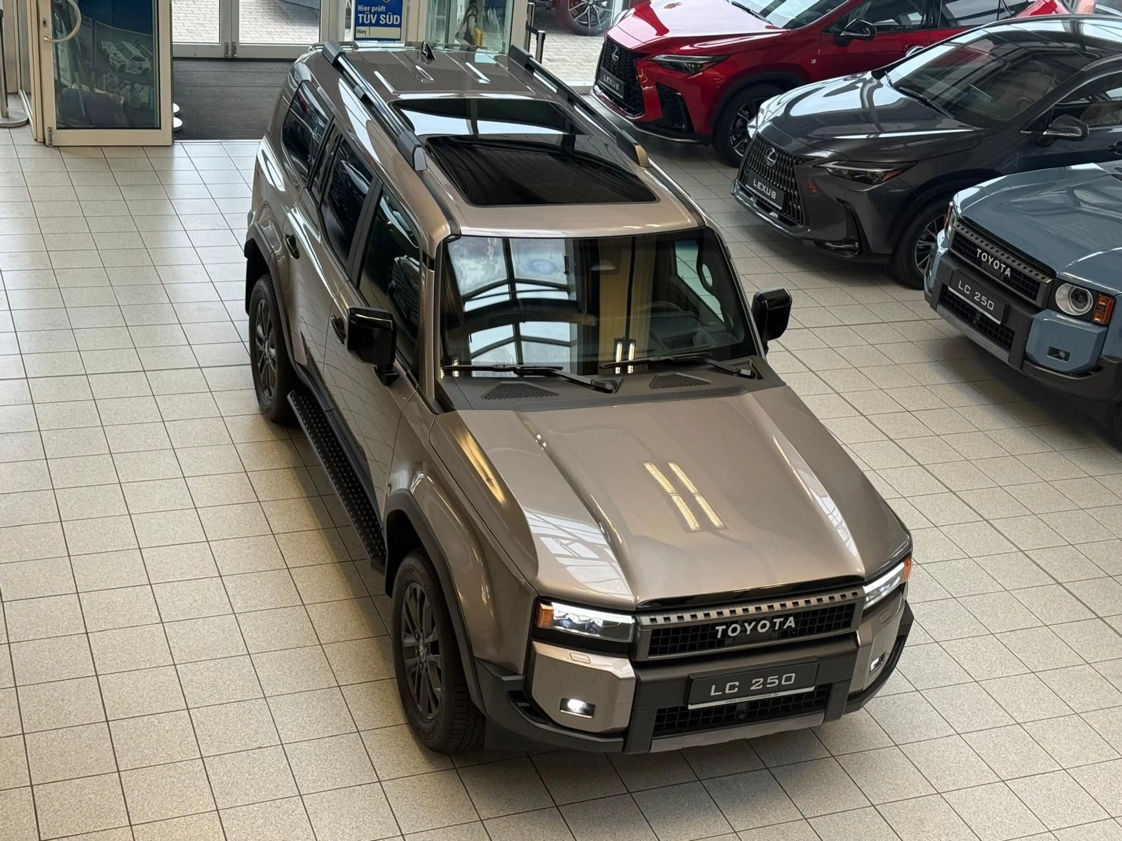 Toyota Land Cruiser 250 - LOUNGE-MILD HYBRID-PANORAMA-HEAD UP