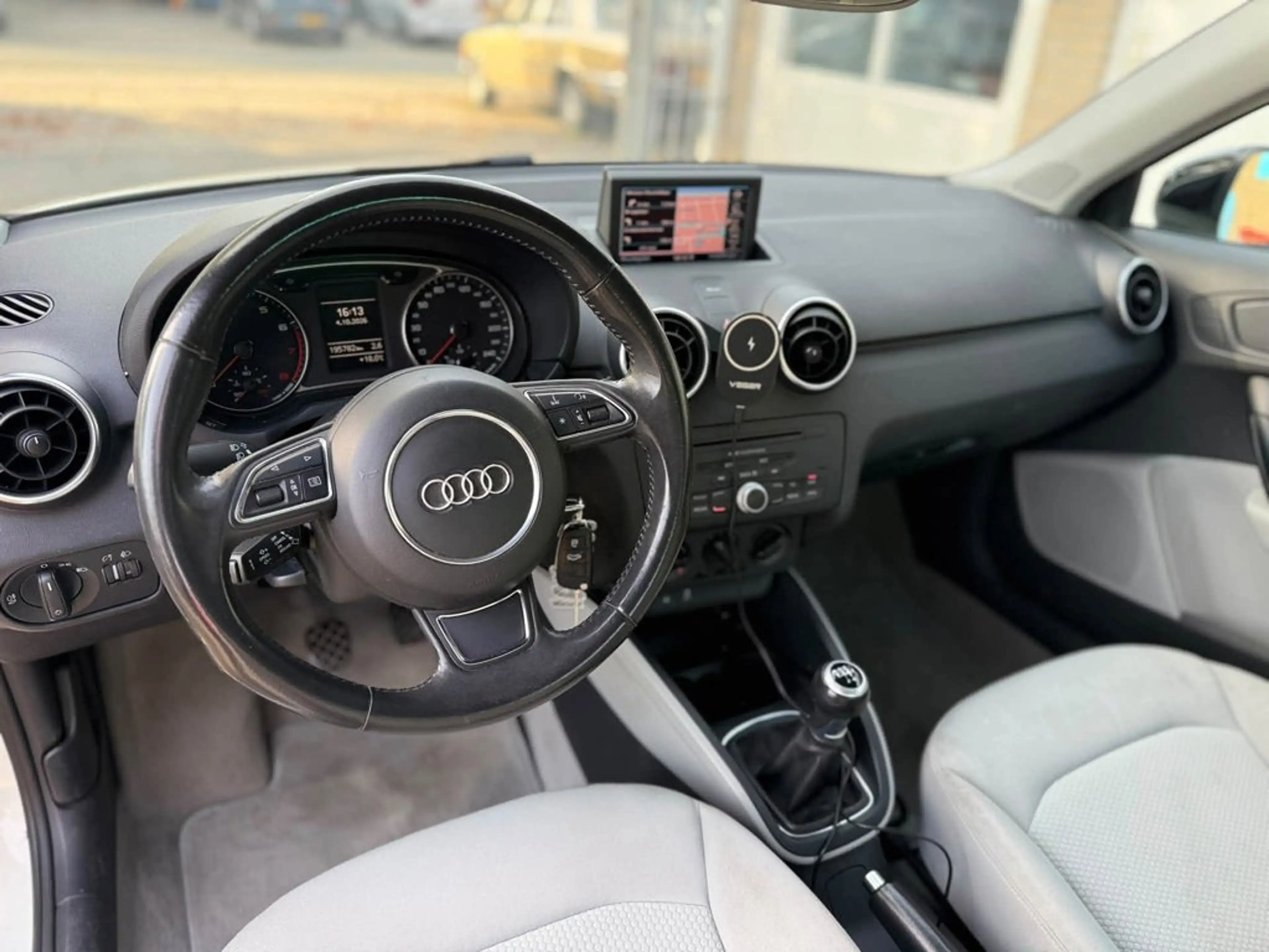 Audi A1 1.2 TFSI Attraction Pro Line Business Navi,Airco, — photo 7