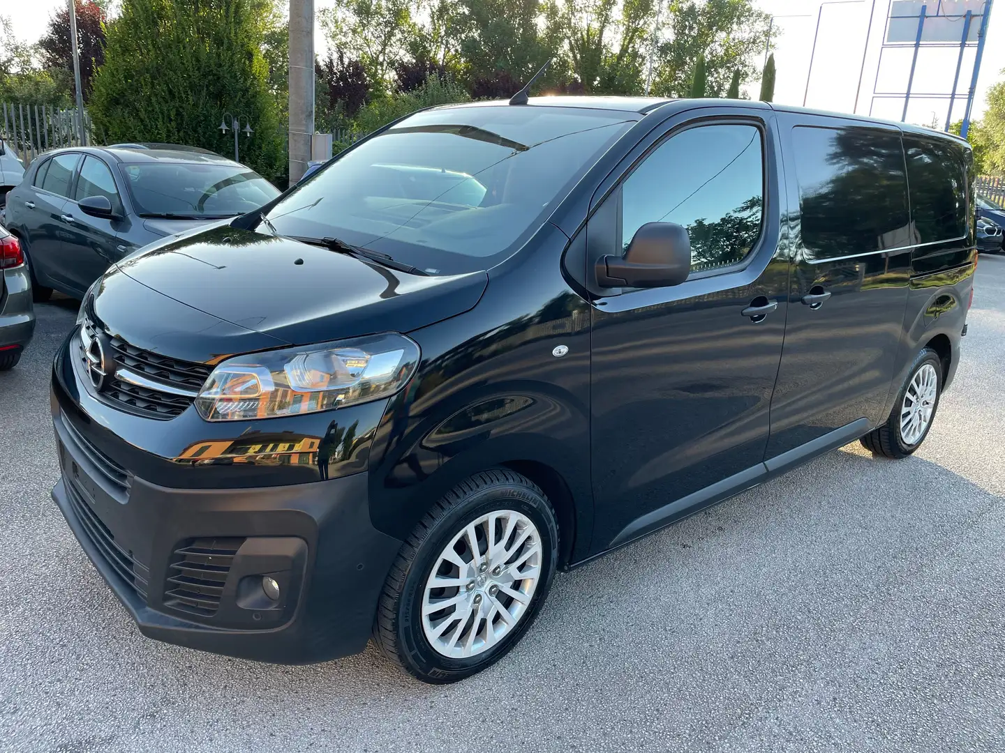 Opel Vivaro 2.0CDTI L2H1 150CV 3 Posti Nav Apple Carplay Nero - 1