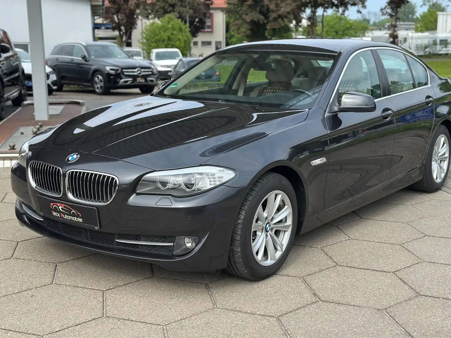 BMW 525 d Limousine NAVI/LEDER/BI XENON/PDC Grau - 1