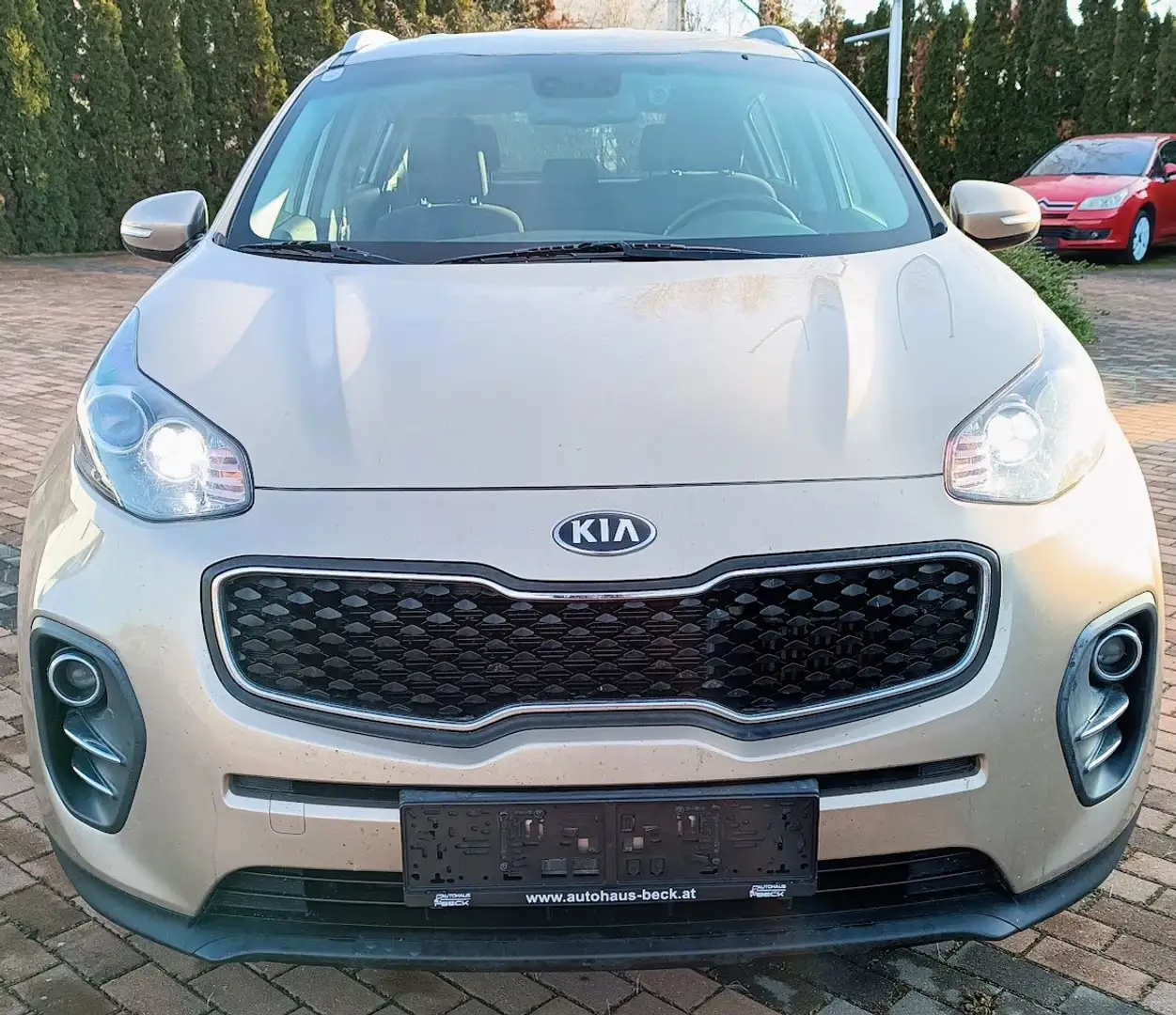 Kia Sportage 1,7 CRDI ISG Silber DCT Beige - 1