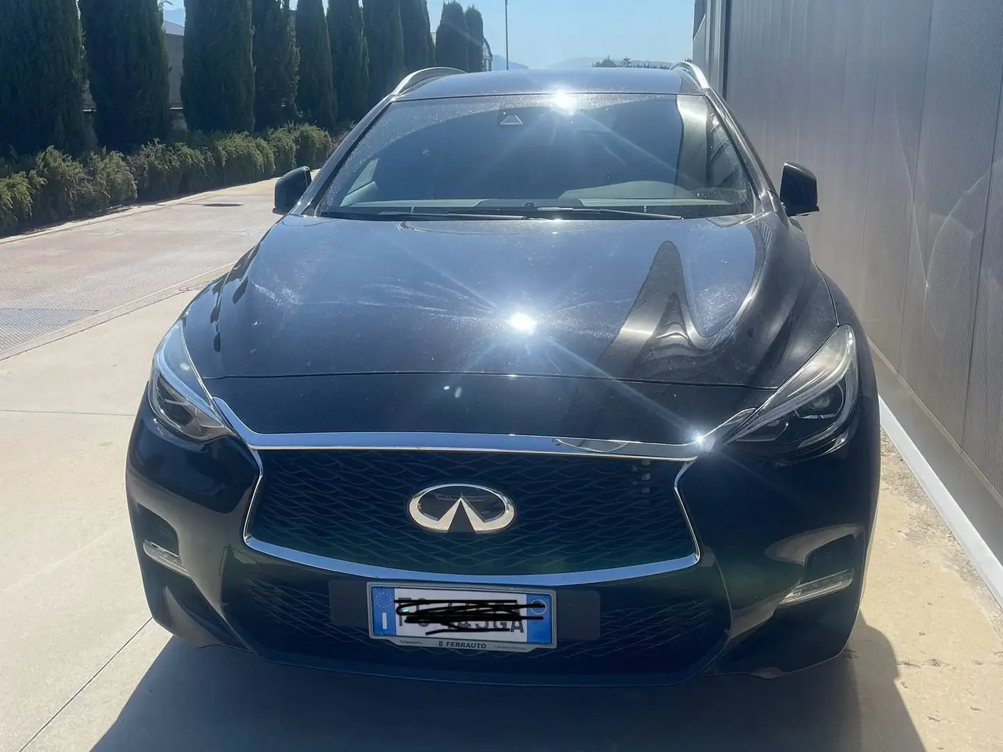 Infiniti Q30 Q30 1.5d Sport City Black 109cv Fekete - 1