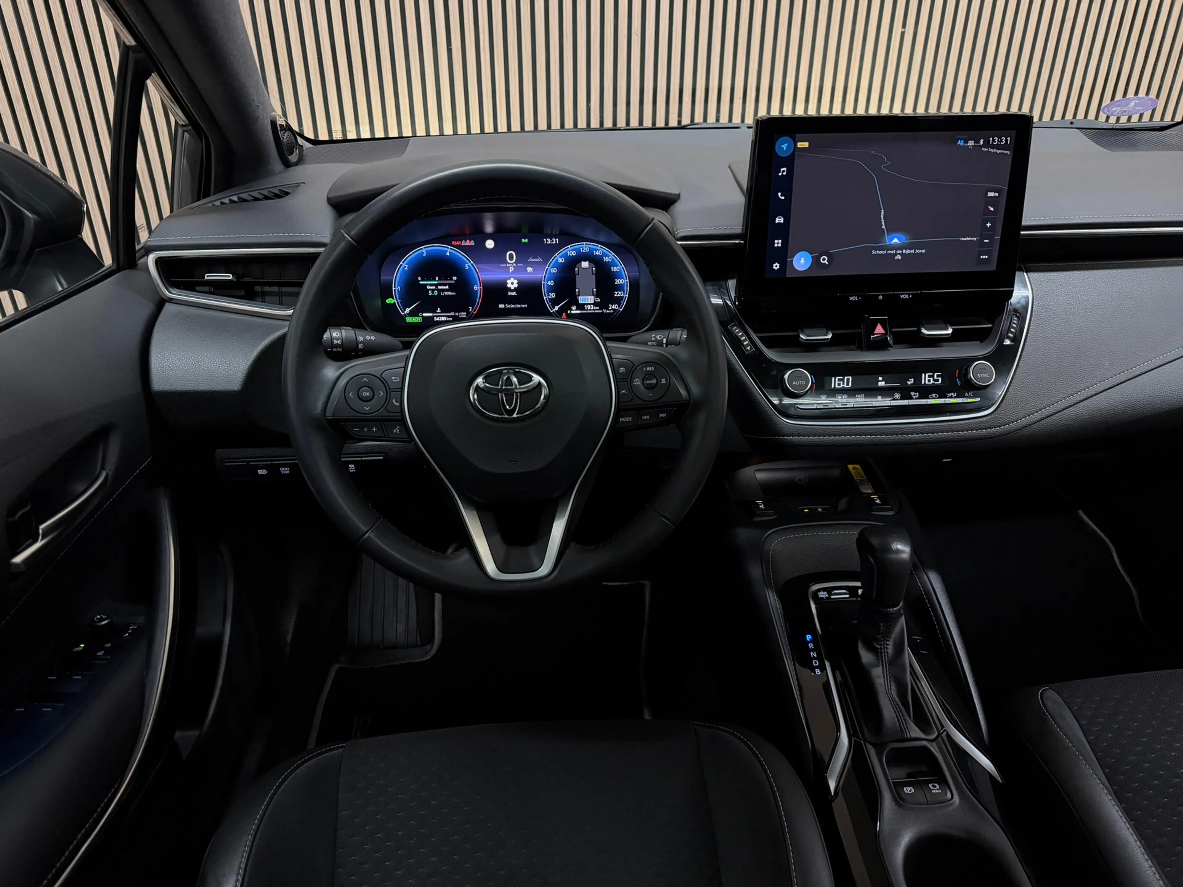 Toyota Corolla Hybrid 140 GR Sport 2023 PANO LED CAMERA CRUISE — photo 15