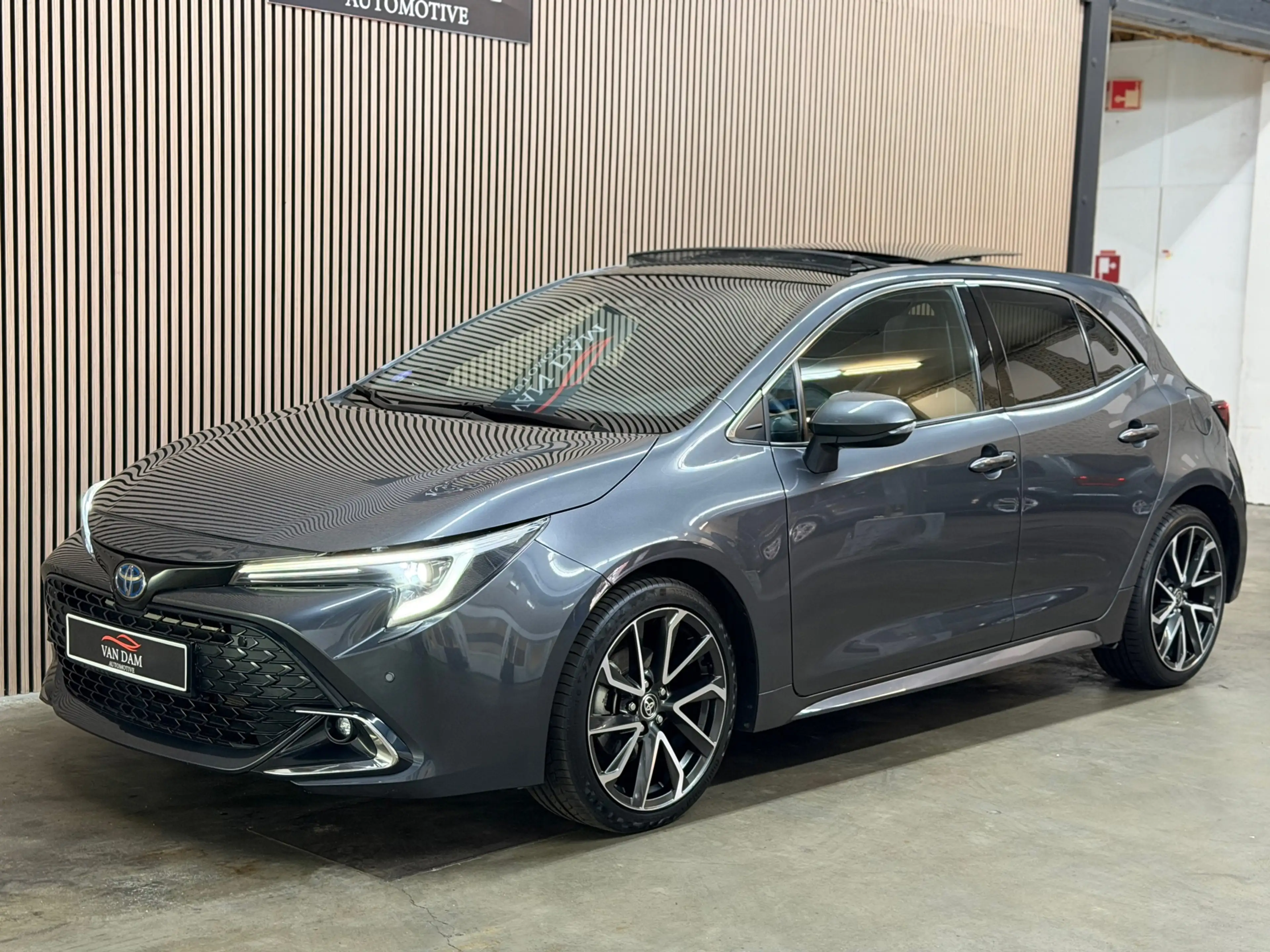 Toyota Corolla Hybrid 140 GR Sport 2023 PANO LED CAMERA CRUISE — photo 5