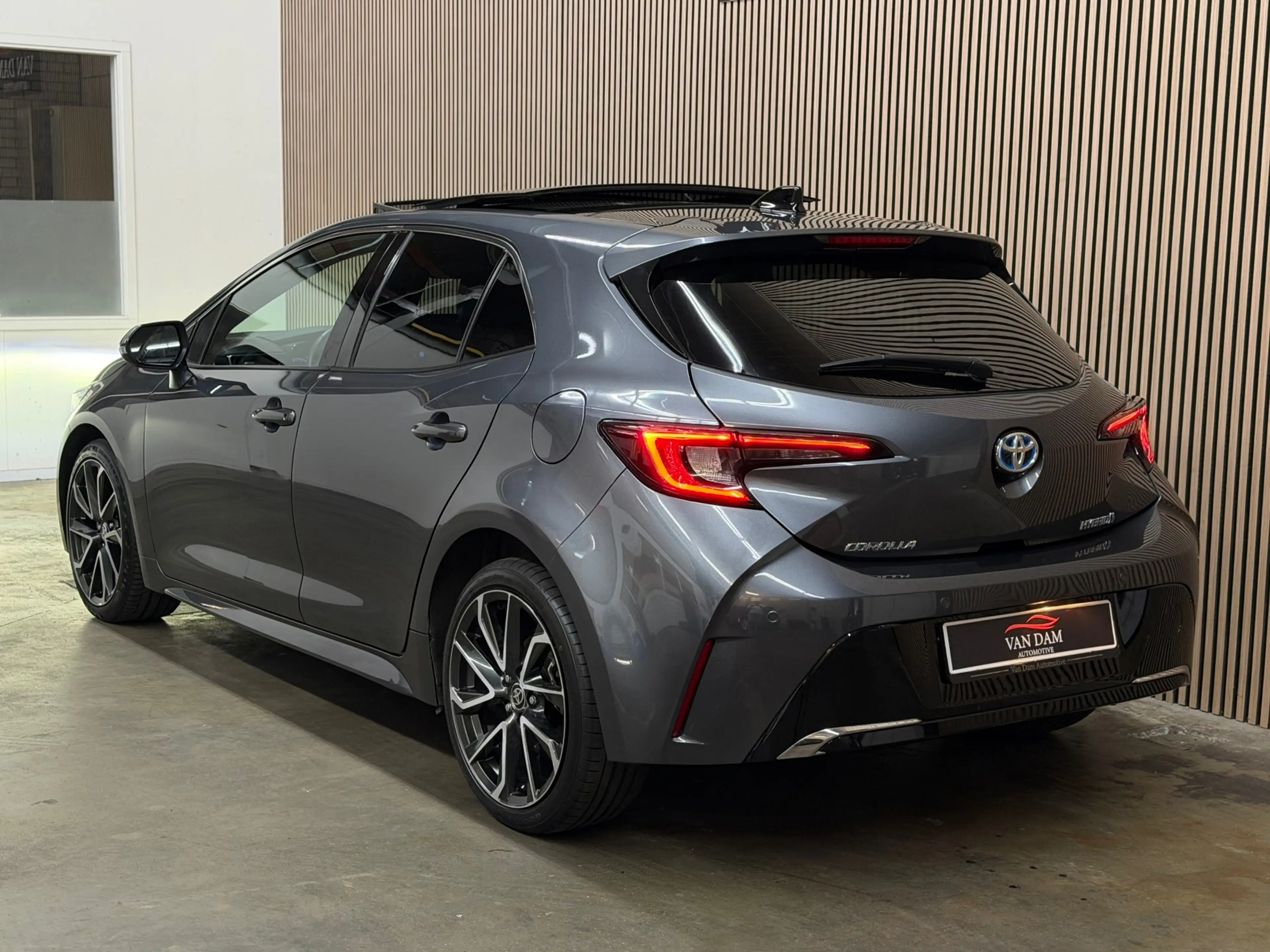 Toyota Corolla Hybrid 140 GR Sport 2023 PANO LED CAMERA CRUISE — photo 6