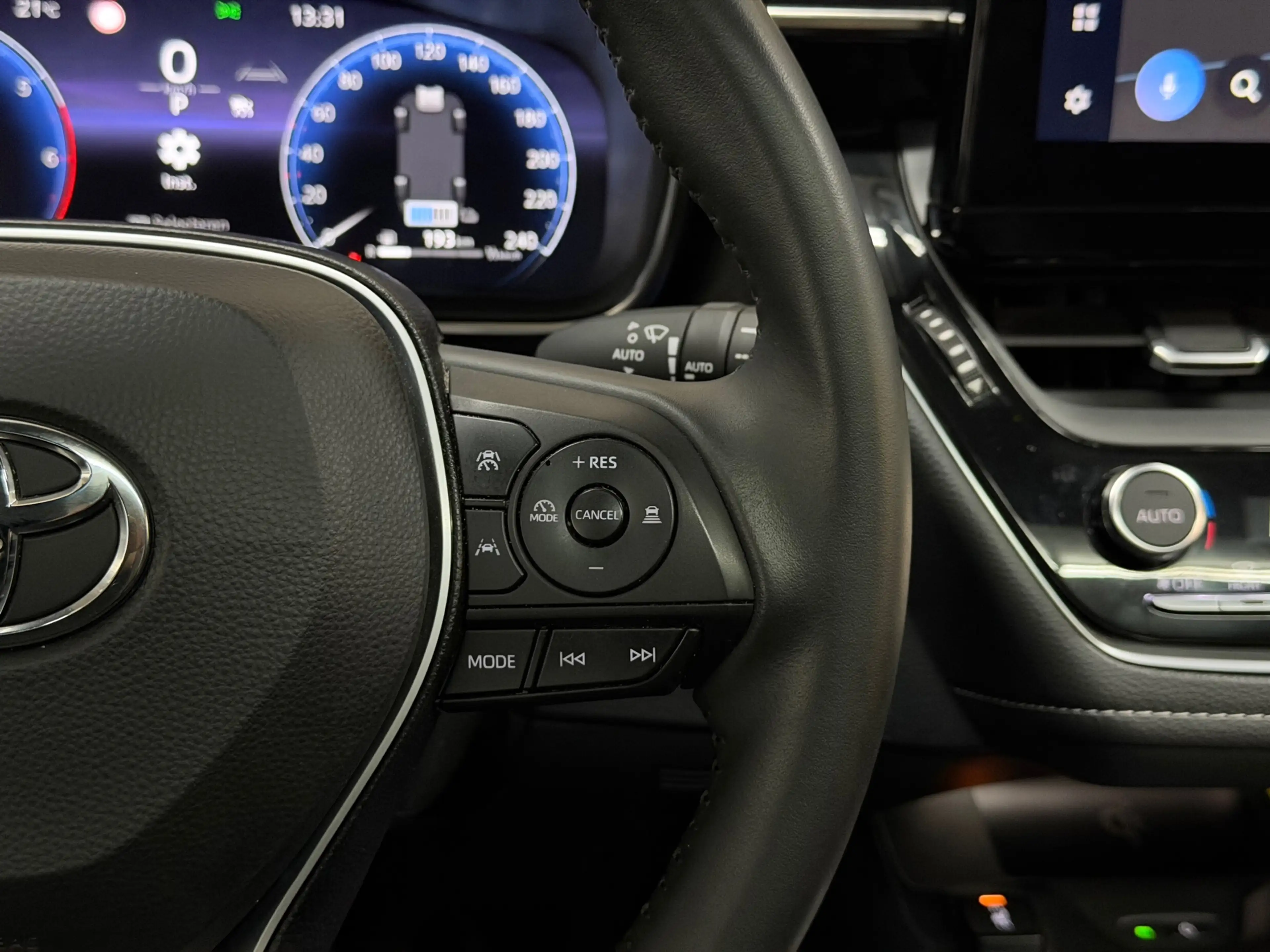 Toyota Corolla Hybrid 140 GR Sport 2023 PANO LED CAMERA CRUISE — photo 20