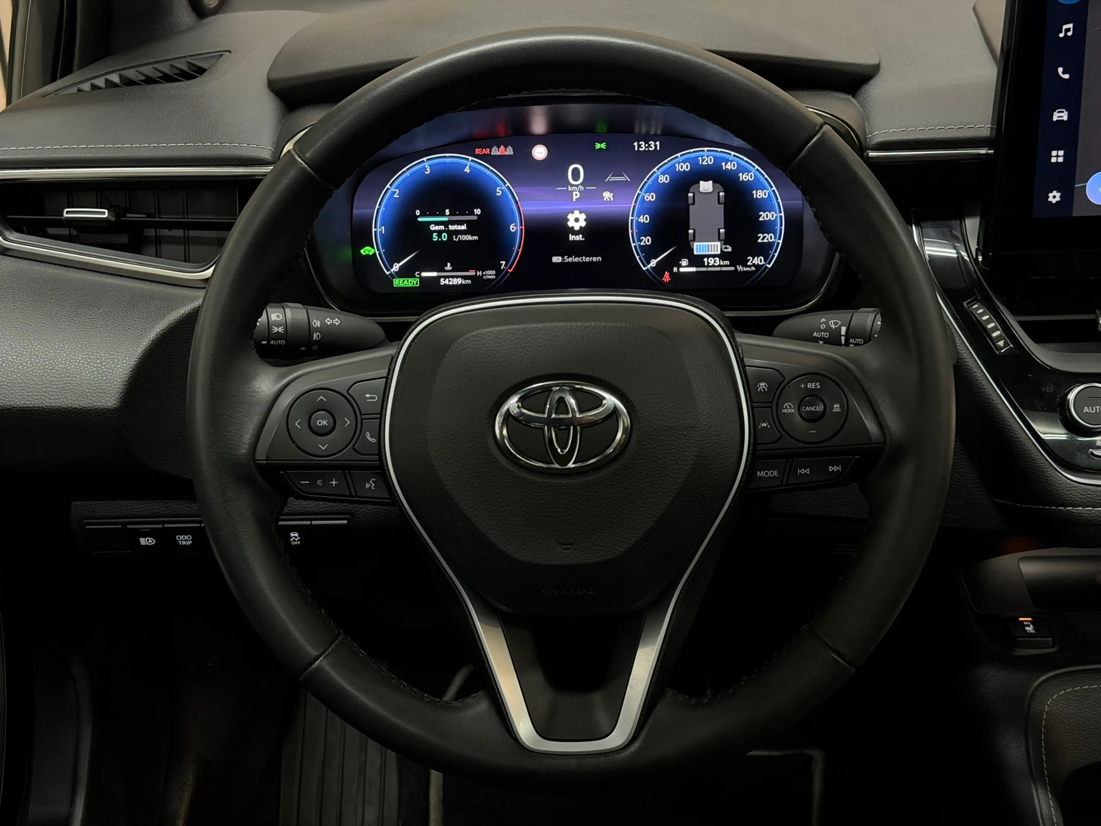Toyota Corolla Hybrid 140 GR Sport 2023 PANO LED CAMERA CRUISE — photo 16
