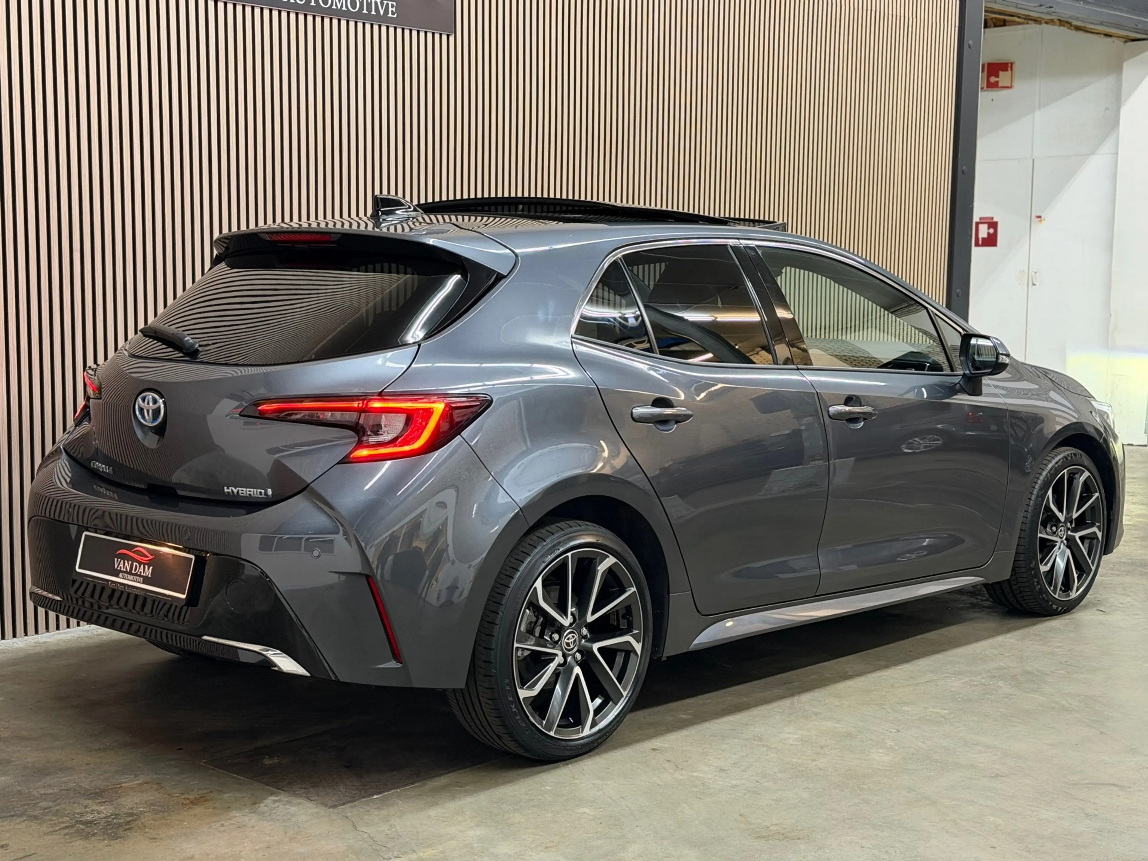 Toyota Corolla Hybrid 140 GR Sport 2023 PANO LED CAMERA CRUISE — photo 9