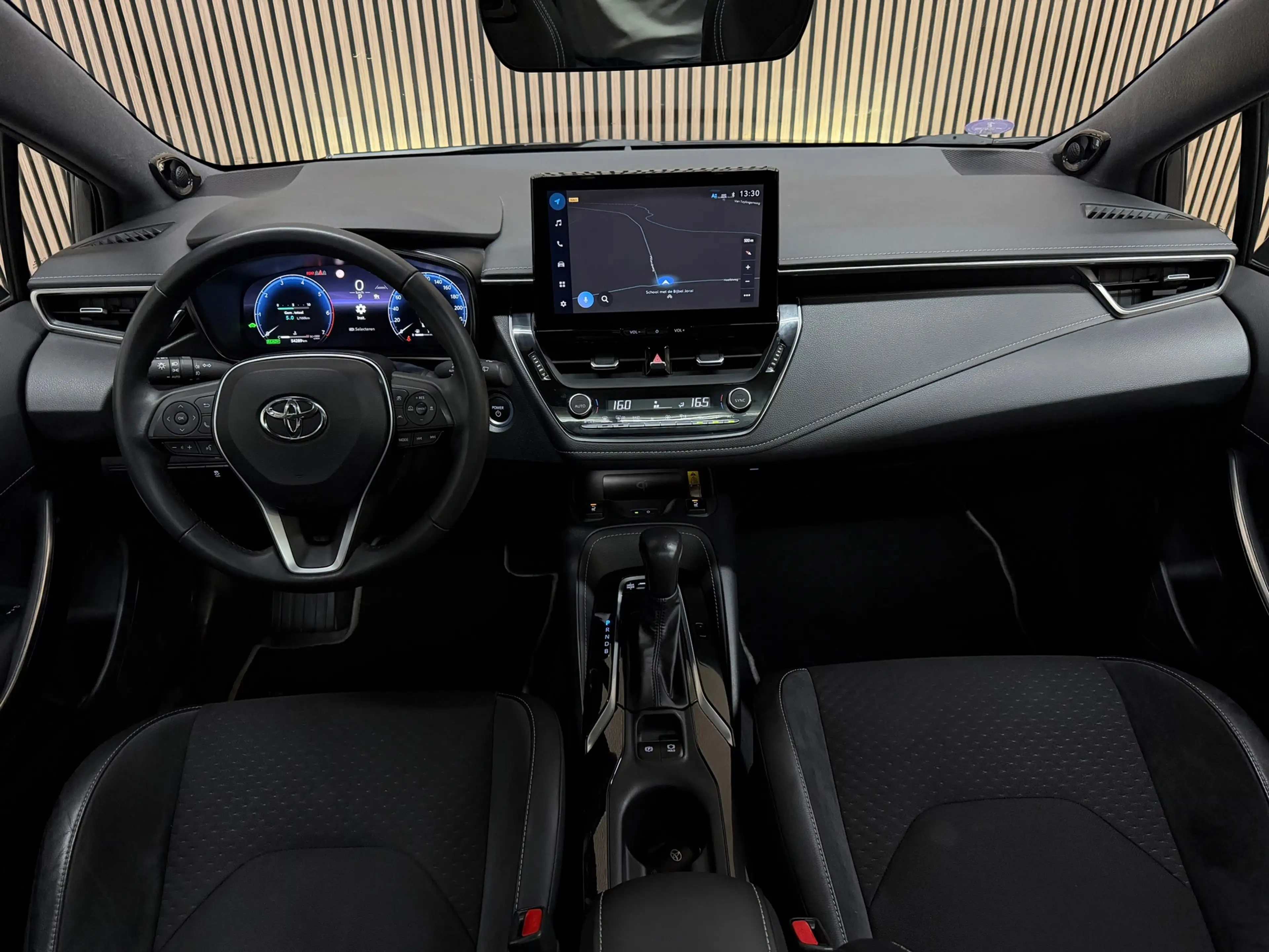 Toyota Corolla Hybrid 140 GR Sport 2023 PANO LED CAMERA CRUISE — photo 14