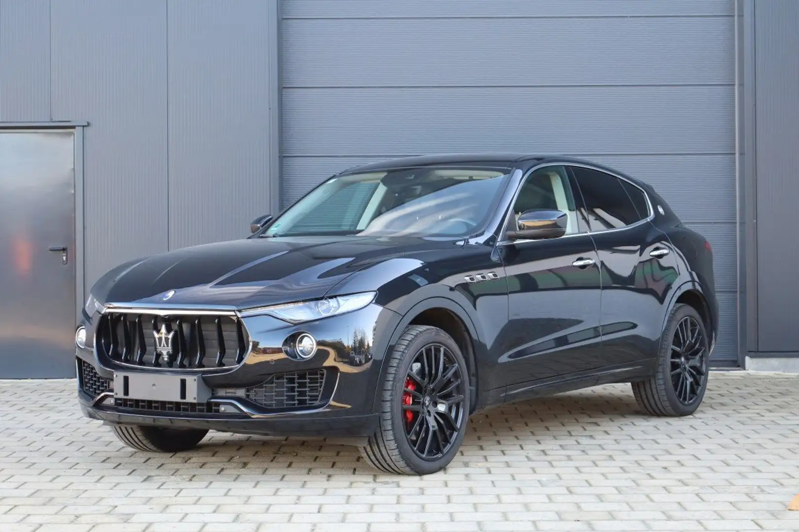 Maserati Levante Levante S Q4 -LICHTE VRACHT -Lucht-BTW - ACC - BTW Zwart - 1