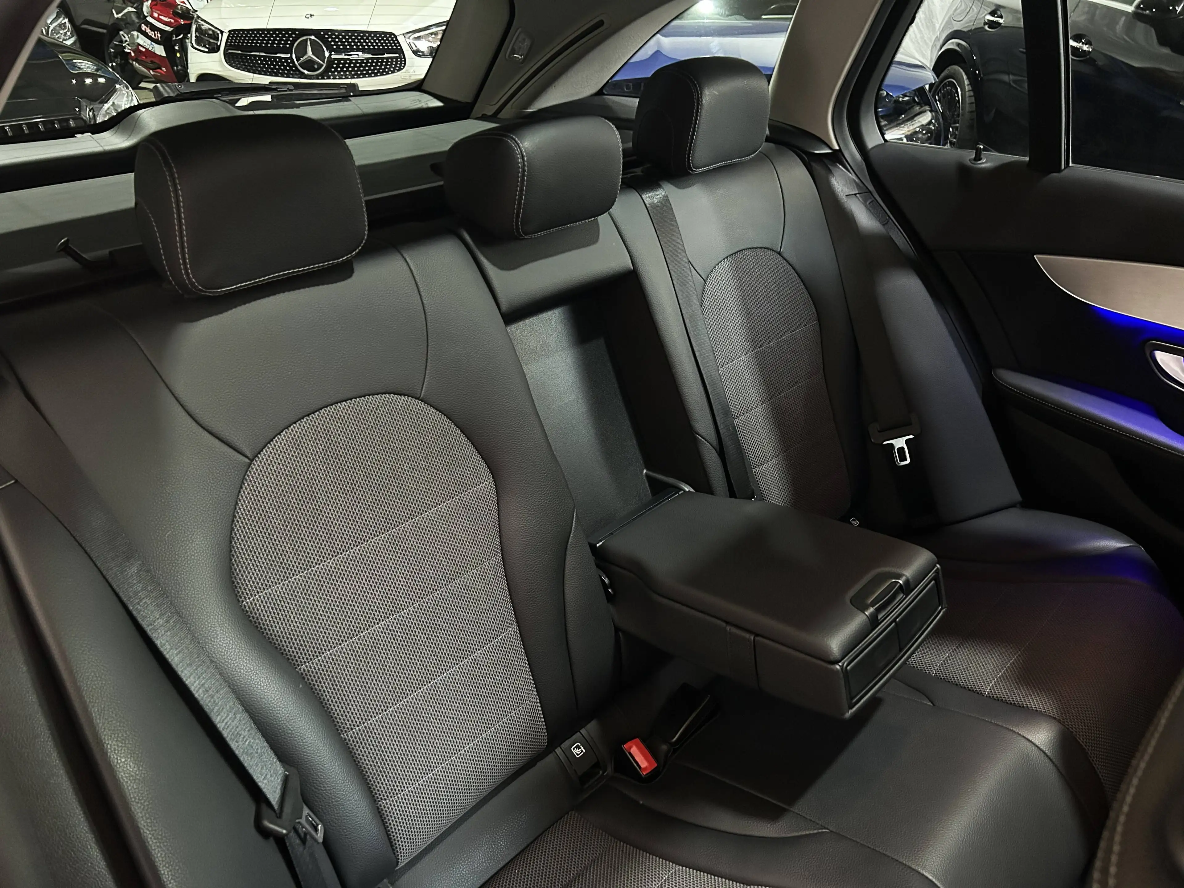 Mercedes-Benz C 220 C 220 d 4M AMG*PANO*NIGHT*M-BEAM*RFK*EASYPAK** — photo 10