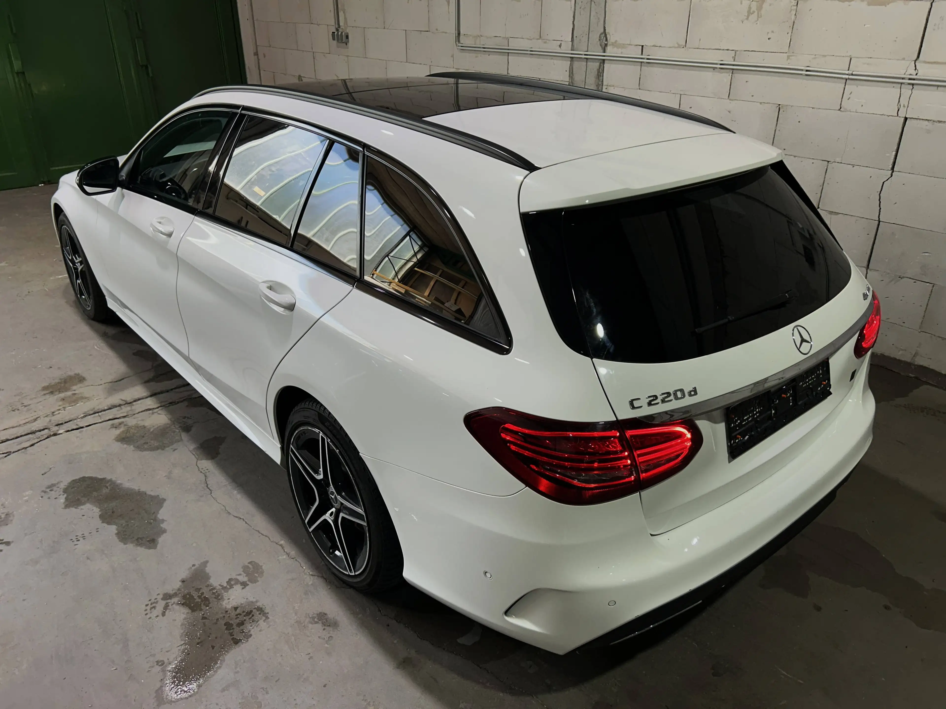 Mercedes-Benz C 220 C 220 d 4M AMG*PANO*NIGHT*M-BEAM*RFK*EASYPAK** — photo 4