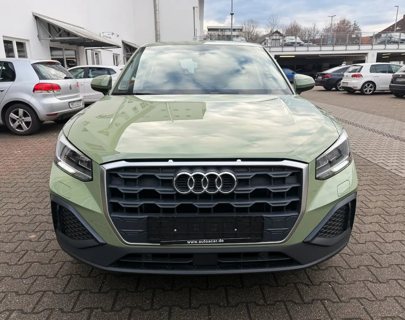 Audi Q2 35 TFSI S-Tronic NAVI/LEDER/LED/AHK/1HAND Grün - 2