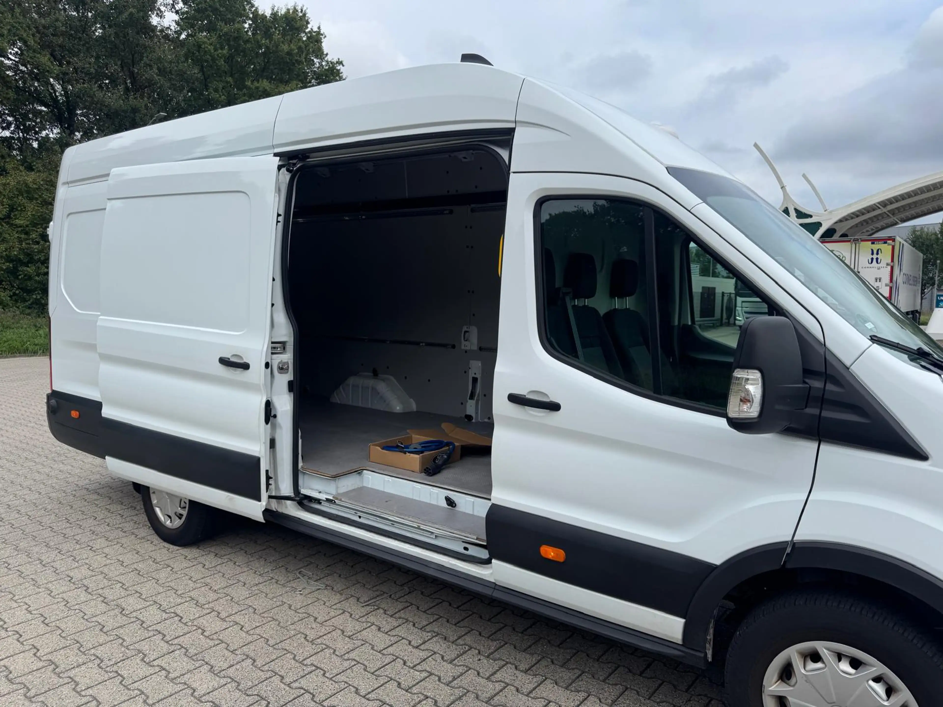 Ford E-Transit 350 L4H3 Trend 68 kWh 184PK | Camera | Carplay | — photo 6