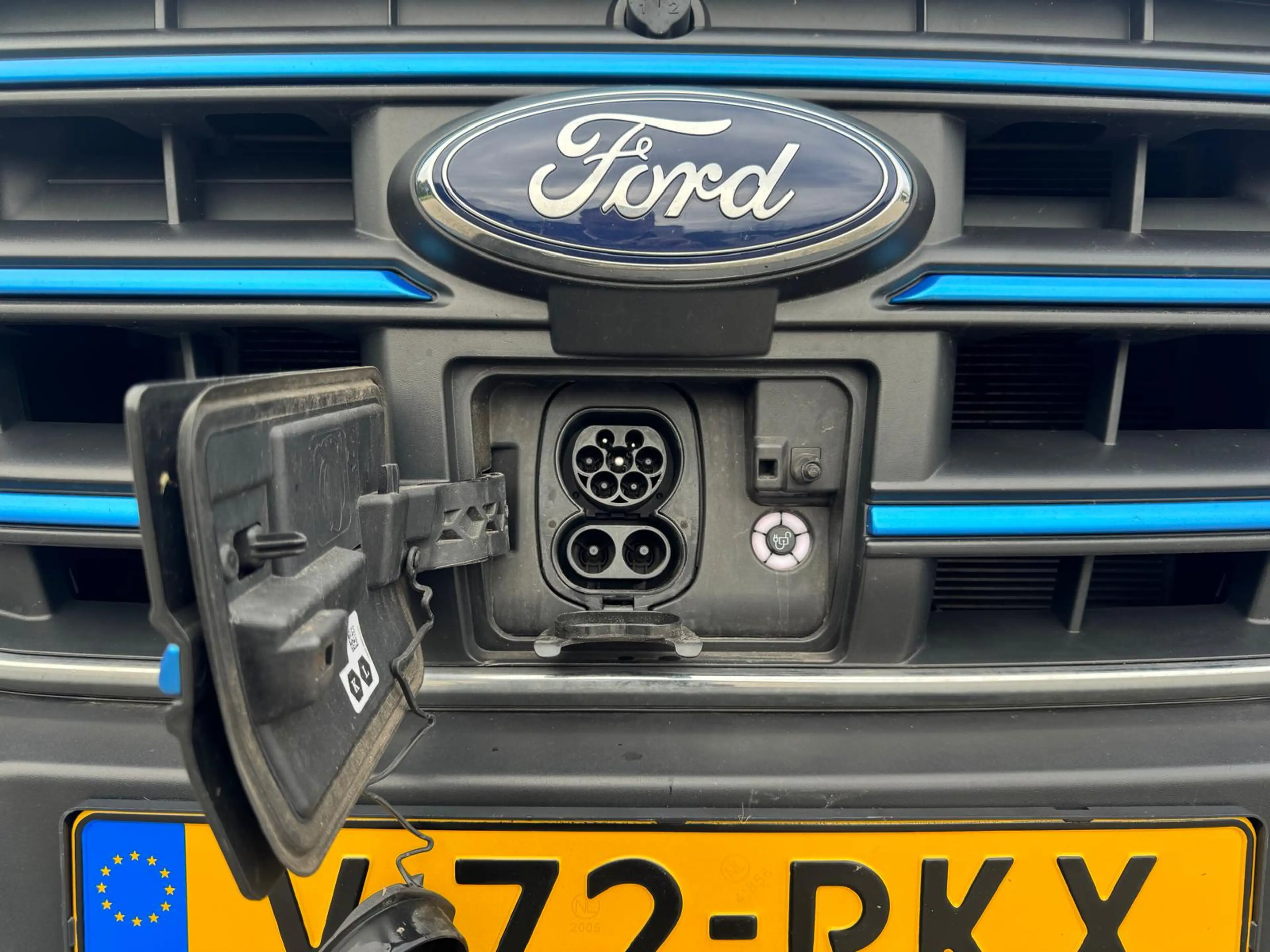 Ford E-Transit 350 L4H3 Trend 68 kWh 184PK | Camera | Carplay | — photo 8