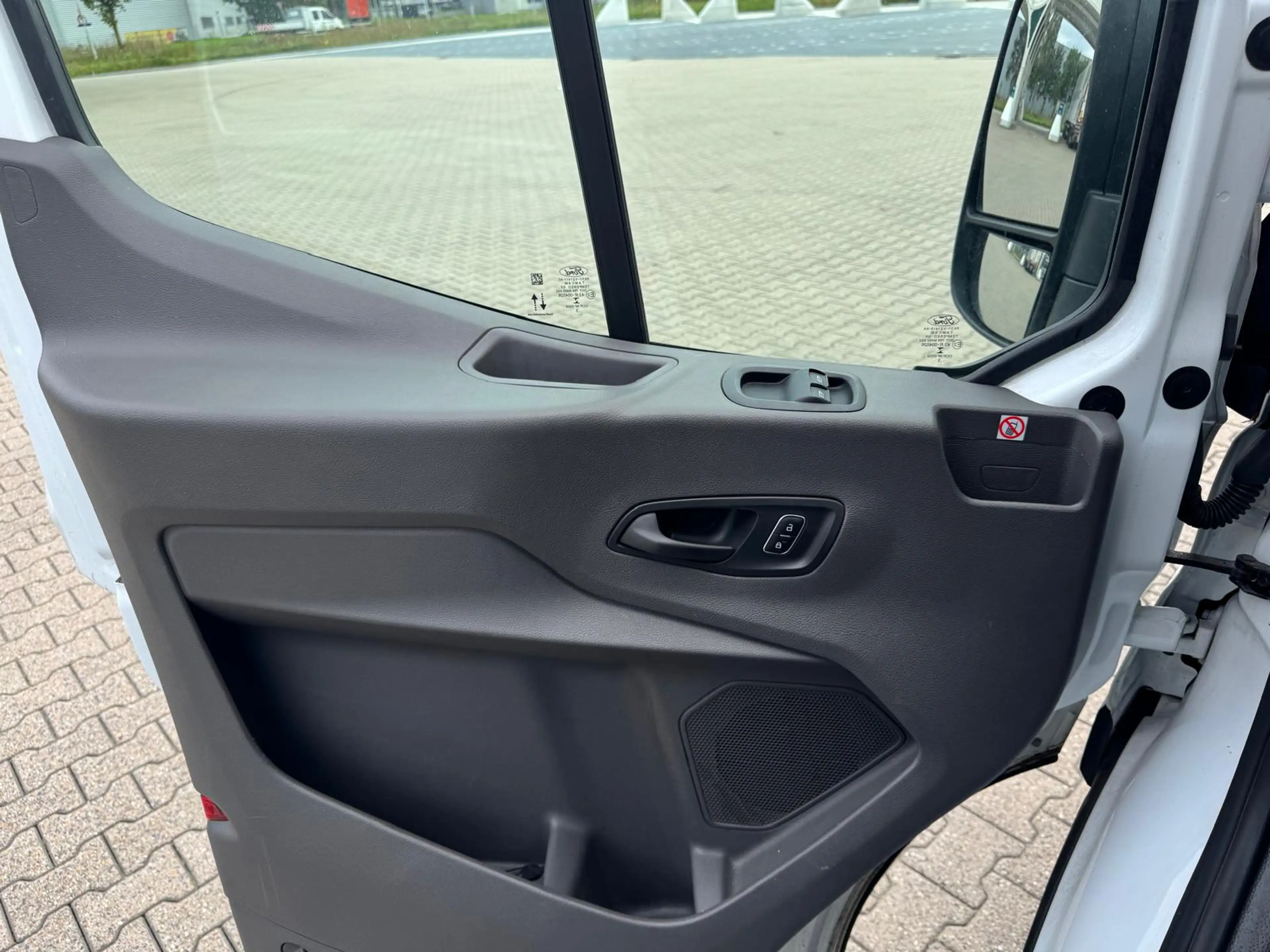 Ford E-Transit 350 L4H3 Trend 68 kWh 184PK | Camera | Carplay | — photo 11