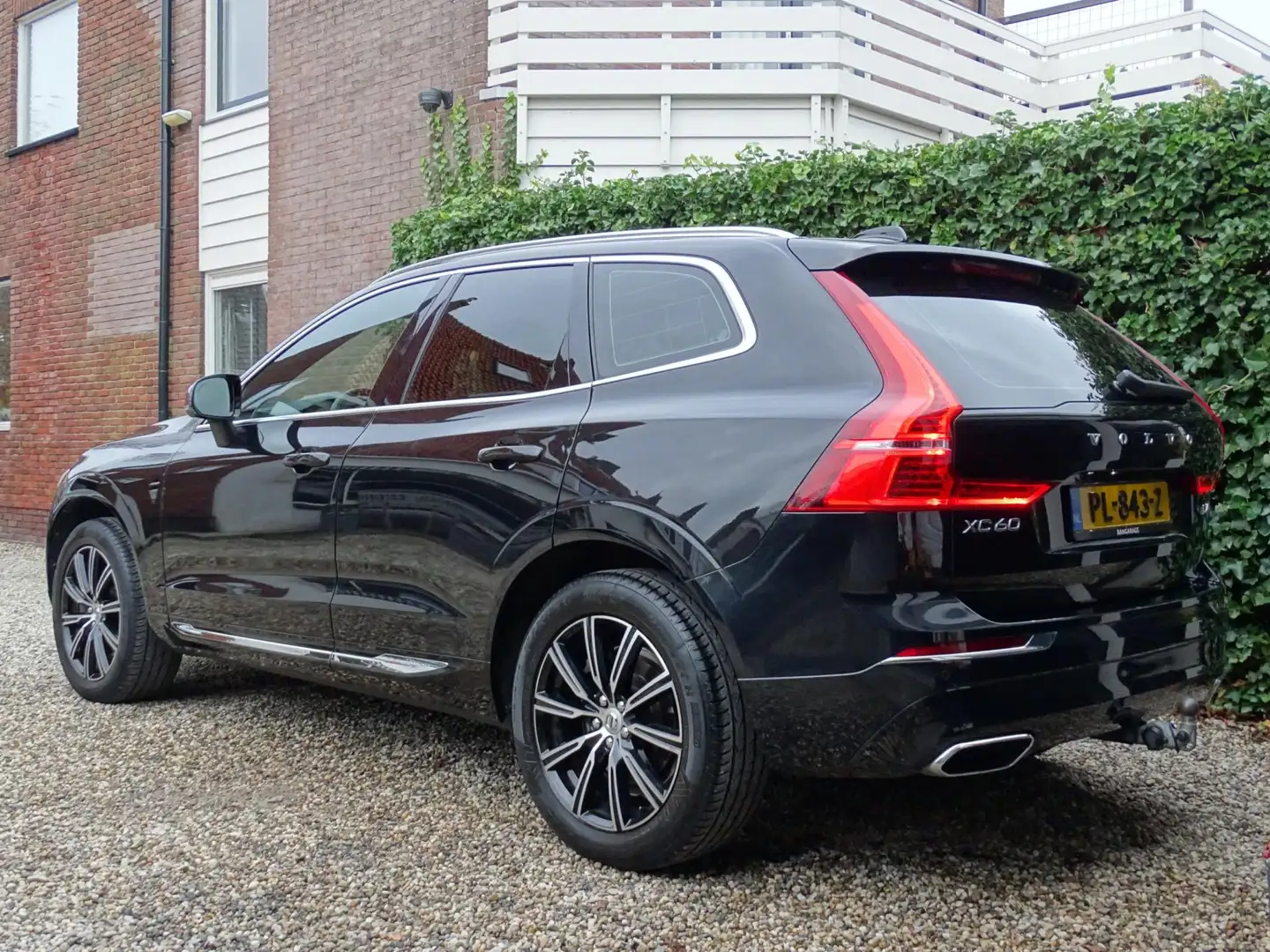 Volvo XC60 2.0 D4 AWD Inscription | Dealeronderhouden | ACC | Noir - 2