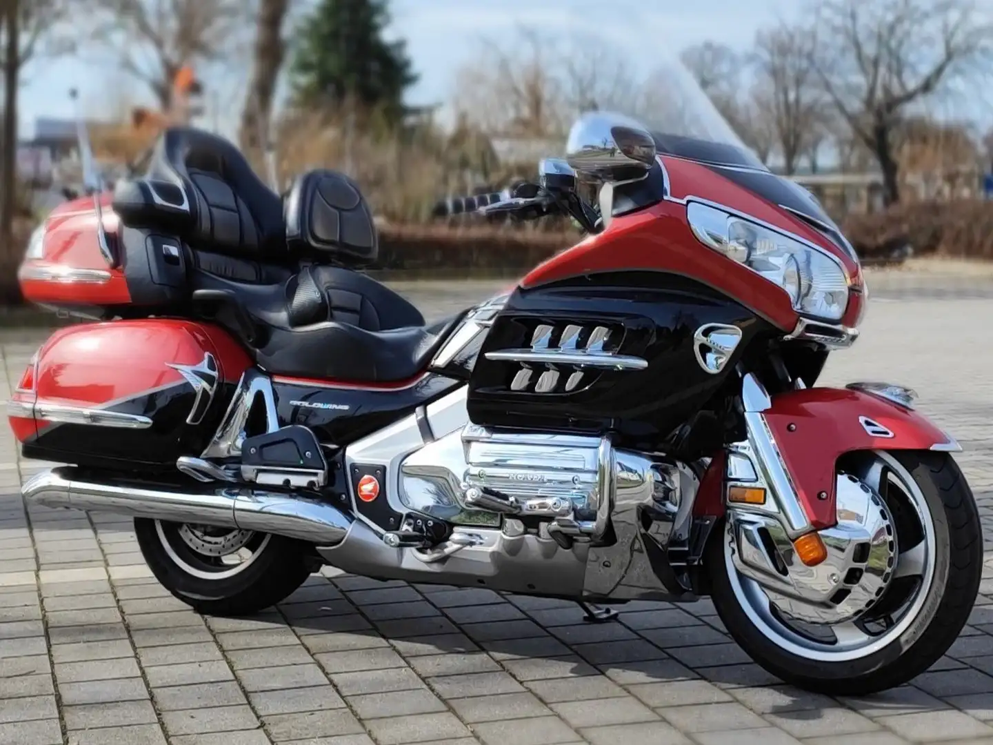 Honda GL 1800 Goldwing super Zustand Rückwärtsgang Chrom Červená - 1